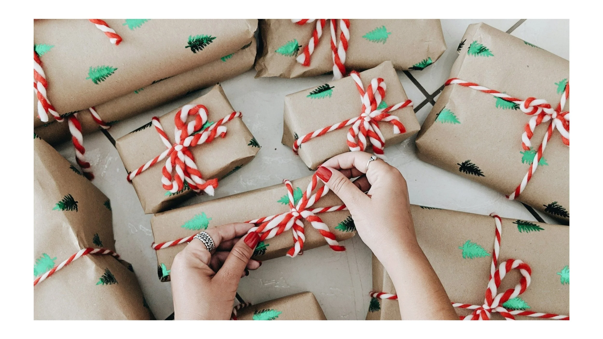 Holiday home organization and Christmas decor. Work with Be Organized Method for holiday storage systems, labeled bins, curated ornament, and a clutter free space.