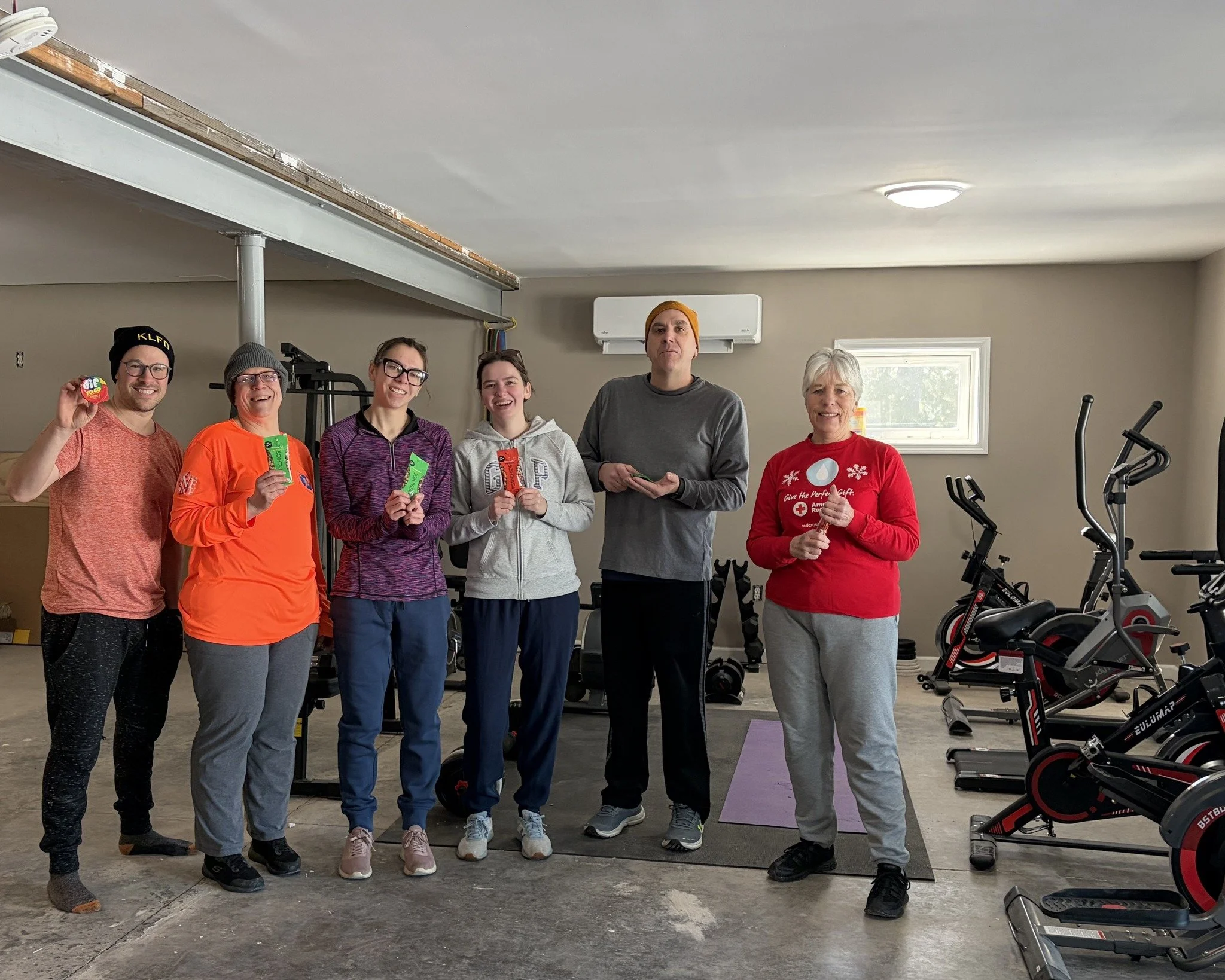 𝗦𝘁𝗮𝘆𝗶𝗻𝗴 𝗪𝗮𝗿𝗺 𝗮𝗻𝗱 𝗘𝗮𝘁𝗶𝗻𝗴 𝗛𝗲𝗮𝗹𝘁𝗵𝘆 🔥❄️

The cold was making our departments hungry this week, so they got cooking! They enjoyed homemade chicken with vegetables, vegetable egg rolls, fruit, some pistachios with a kick, and pr