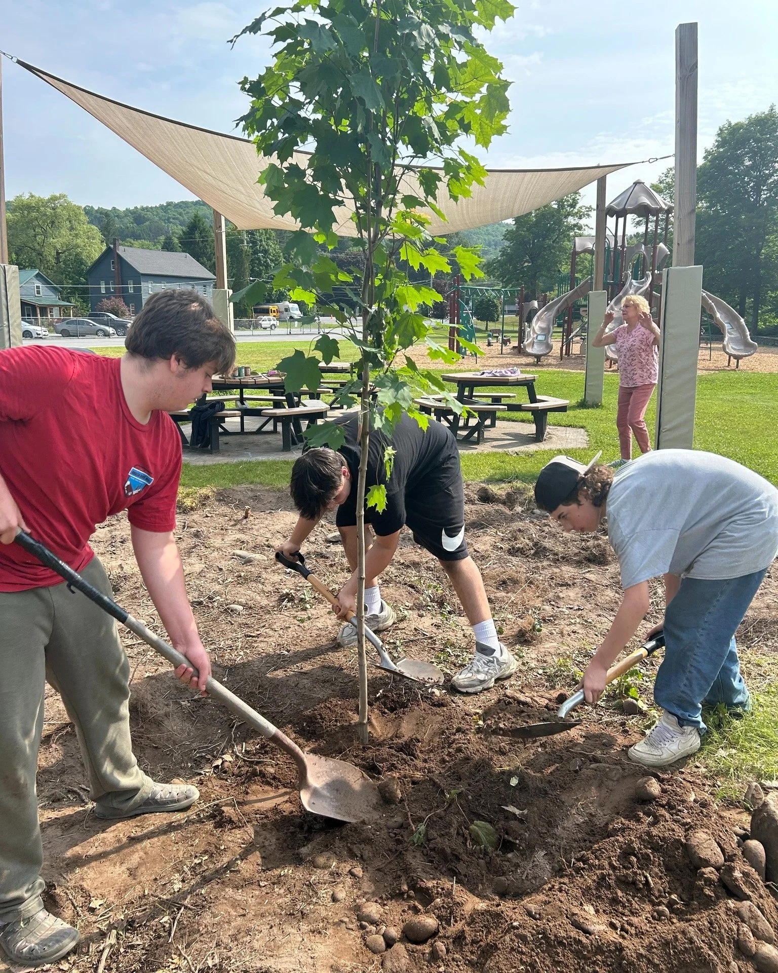 🌷 𝗕𝗲𝗮𝘂𝘁𝗶𝗳𝗶𝗰𝗮𝘁𝗶𝗼𝗻 𝗚𝗿𝗮𝗻𝘁 𝗗𝗲𝗮𝗱𝗹𝗶𝗻𝗲 𝗔𝗽𝗽𝗿𝗼𝗮𝗰𝗵𝗶𝗻𝗴 &mdash; 𝗔𝗽𝗽𝗹𝘆 𝗯𝘆 𝗠𝗮𝗿𝗰𝗵 𝟭 

The Sullivan 180 Beautification Grants support schools, community groups, and volunteers working to improve public spaces acros