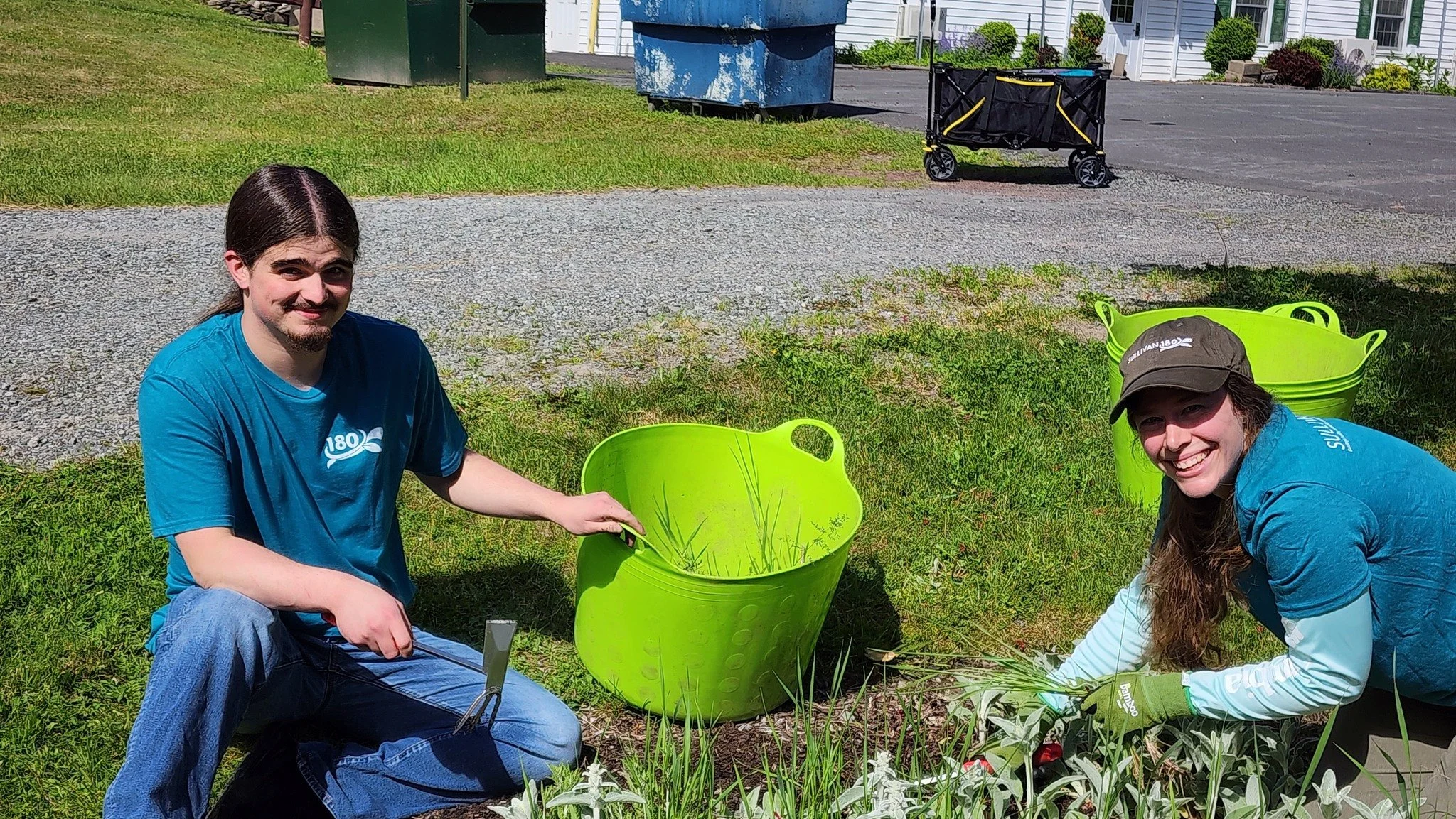 𝗟𝗼𝗼𝗸𝗶𝗻𝗴 𝗳𝗼𝗿 𝗮 𝗺𝗲𝗮𝗻𝗶𝗻𝗴𝗳𝘂𝗹 𝘀𝘂𝗺𝗺𝗲𝗿 𝗼𝗽𝗽𝗼𝗿𝘁𝘂𝗻𝗶𝘁𝘆 𝗳𝗼𝗿 𝘆𝗼𝘂𝗿 𝘁𝗲𝗲𝗻?

Sullivan 180 is accepting applications for paid summer internships for youth ages 16&ndash;20. Interns work alongside community volunteers on