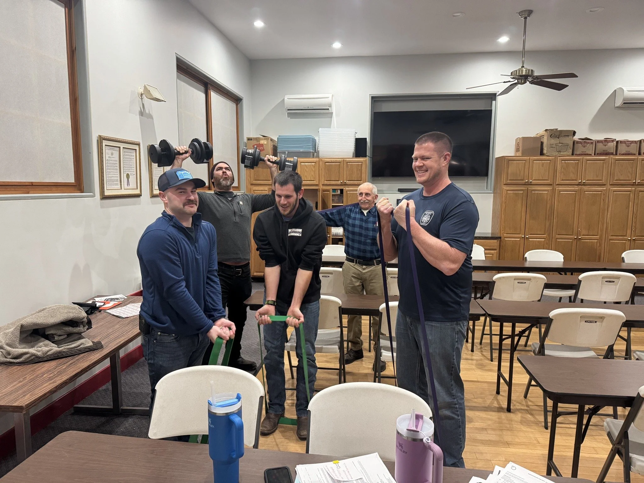 𝗖𝗿𝗲𝗮𝘁𝗶𝘃𝗶𝘁𝘆 𝗶𝗻 𝗔𝗰𝘁𝗶𝗼𝗻: 𝗙𝗶𝗿𝗲 𝗗𝗲𝗽𝗮𝗿𝘁𝗺𝗲𝗻𝘁𝘀 𝗚𝗲𝘁 𝗛𝗲𝗮𝗹𝘁𝗵𝘆! 🚒💪

Our departments got creative this week with their healthy activities! 

🏋️&zwj;♀️Narrowsburg-Lava firefighters  learned different ways to exercise w