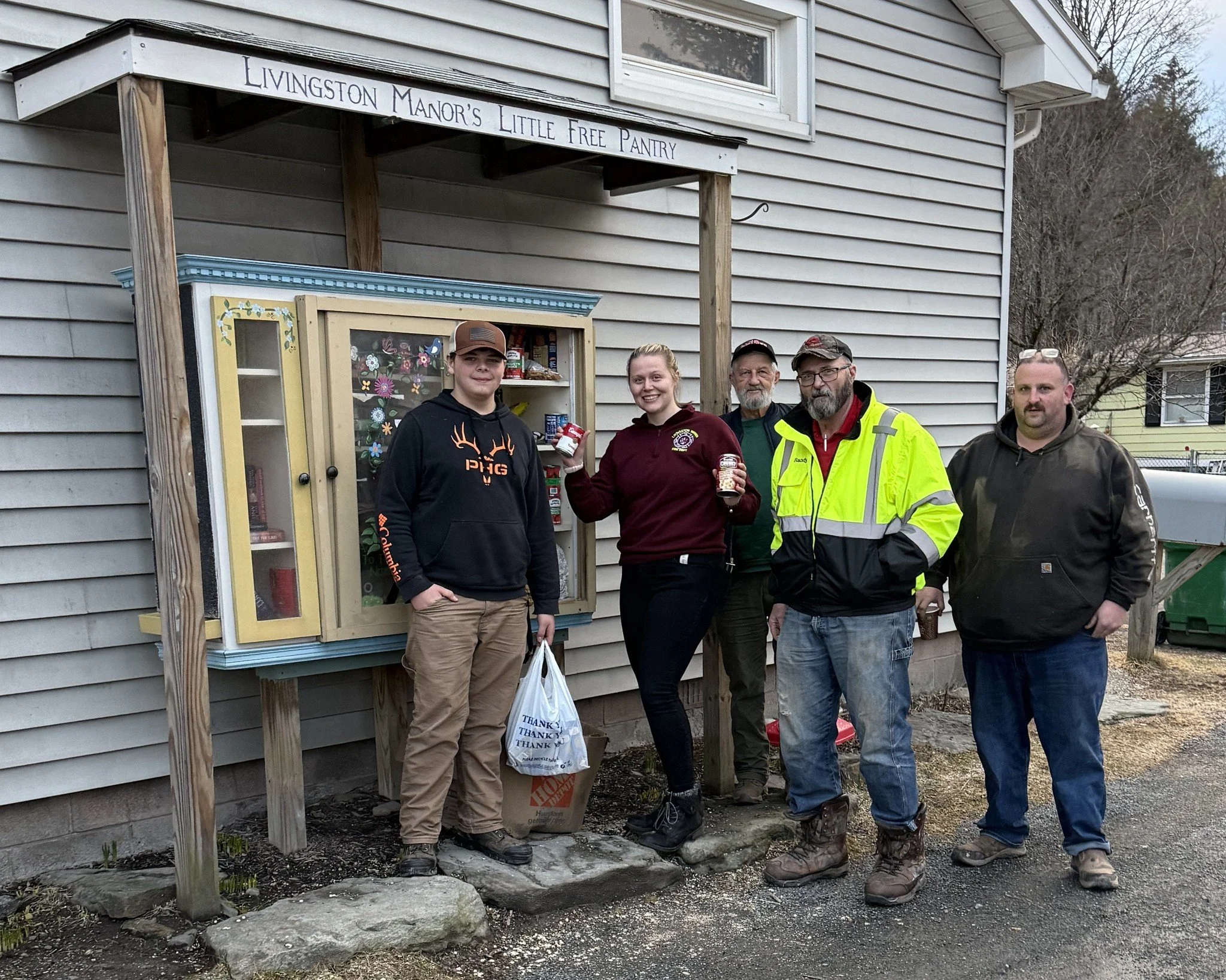 𝗪𝗮𝗹𝗸𝘀, 𝗣𝗶𝗰𝗸𝗹𝗲𝗯𝗮𝗹𝗹, 𝗮𝗻𝗱 𝗛𝗲𝗮𝗹𝘁𝗵𝘆 𝗦𝗻𝗮𝗰𝗸𝘀 &ndash; 𝗢𝗵 𝗠𝘆! 🔥

It was another fun-filled week for the departments!
🚶@jeffersonvillefiredept firefighters took advantage of springtime weather and sun with some group walks 