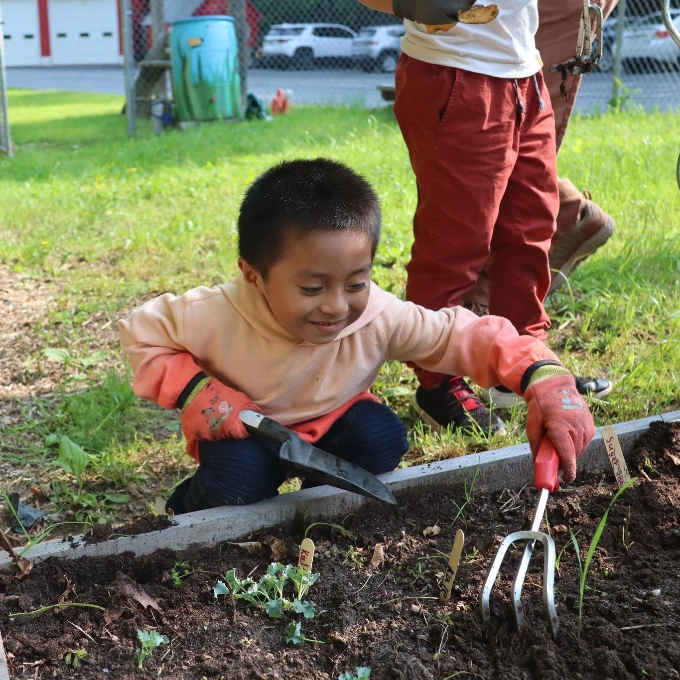 🌎 𝗘𝗮𝗿𝘁𝗵 𝗗𝗮𝘆 𝗶𝗻 𝗔𝗰𝘁𝗶𝗼𝗻 𝗔𝗰𝗿𝗼𝘀𝘀 𝗦𝘂𝗹𝗹𝗶𝘃𝗮𝗻 𝗖𝗼𝘂𝗻𝘁𝘆

Communities across Sullivan County are coming together this Earth Day to care for the places where we live, learn, and play.

From planting and clean-ups to beautifica