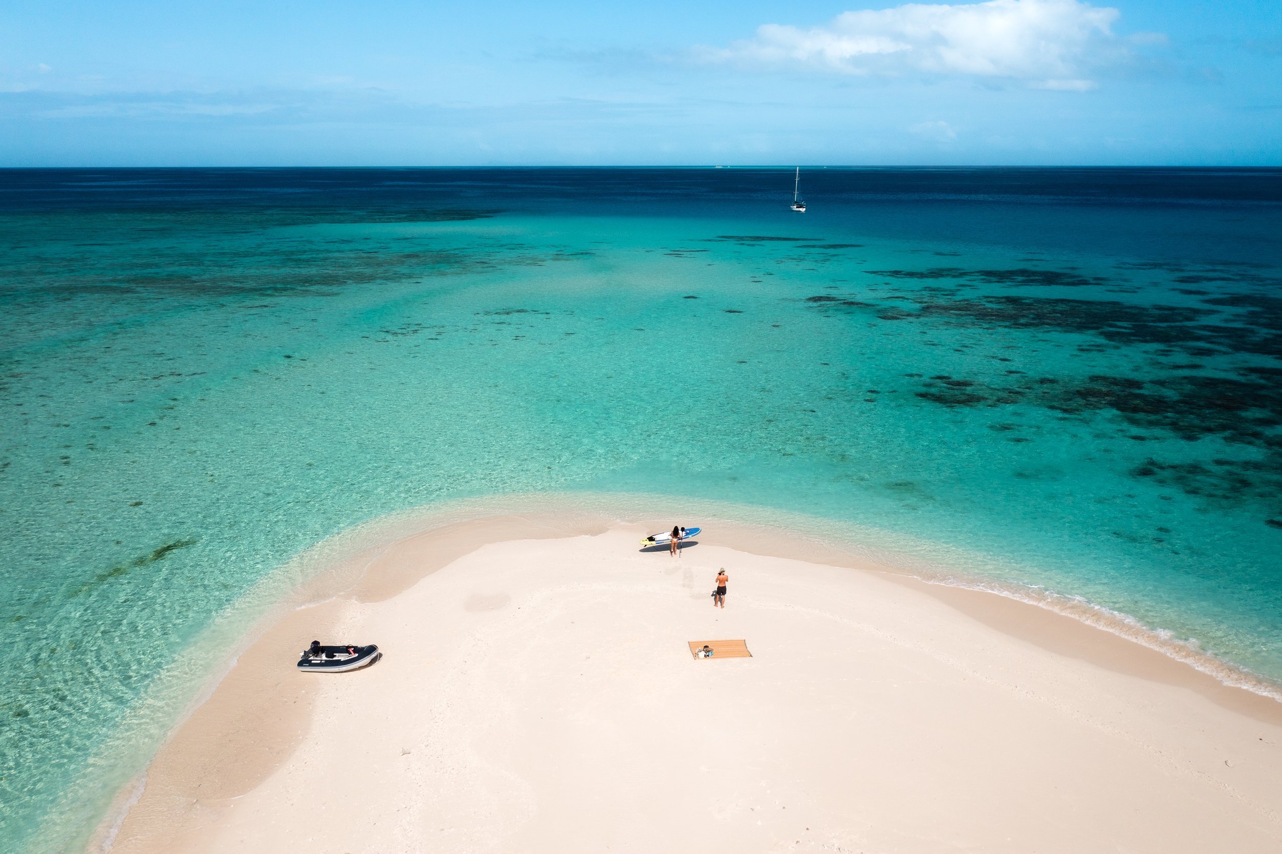 Perhaps our favourite cay in the Great Barrier Reef Marine Park, Taylor cay has unreal snorkelling on its eastern side. Located off Mission Beach, Taylor Cay is a beautiful cay of fine sand surrounded by coral reefs.
