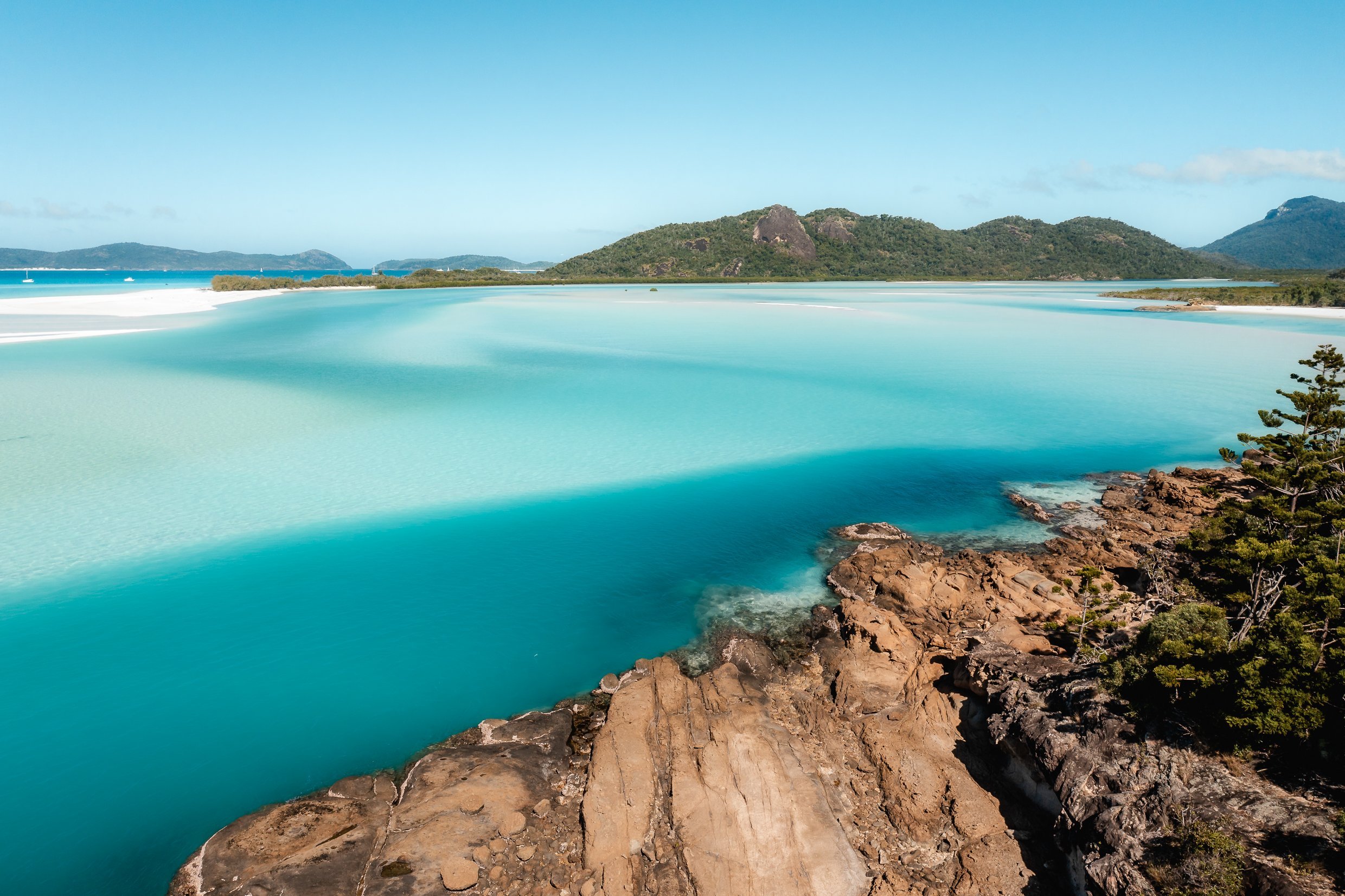 We recently visited our home waters and sailed the Whitsundays once again. With white sands and turquoise waters, this is one amazing destination that you've got to put on your Australia bucket list.