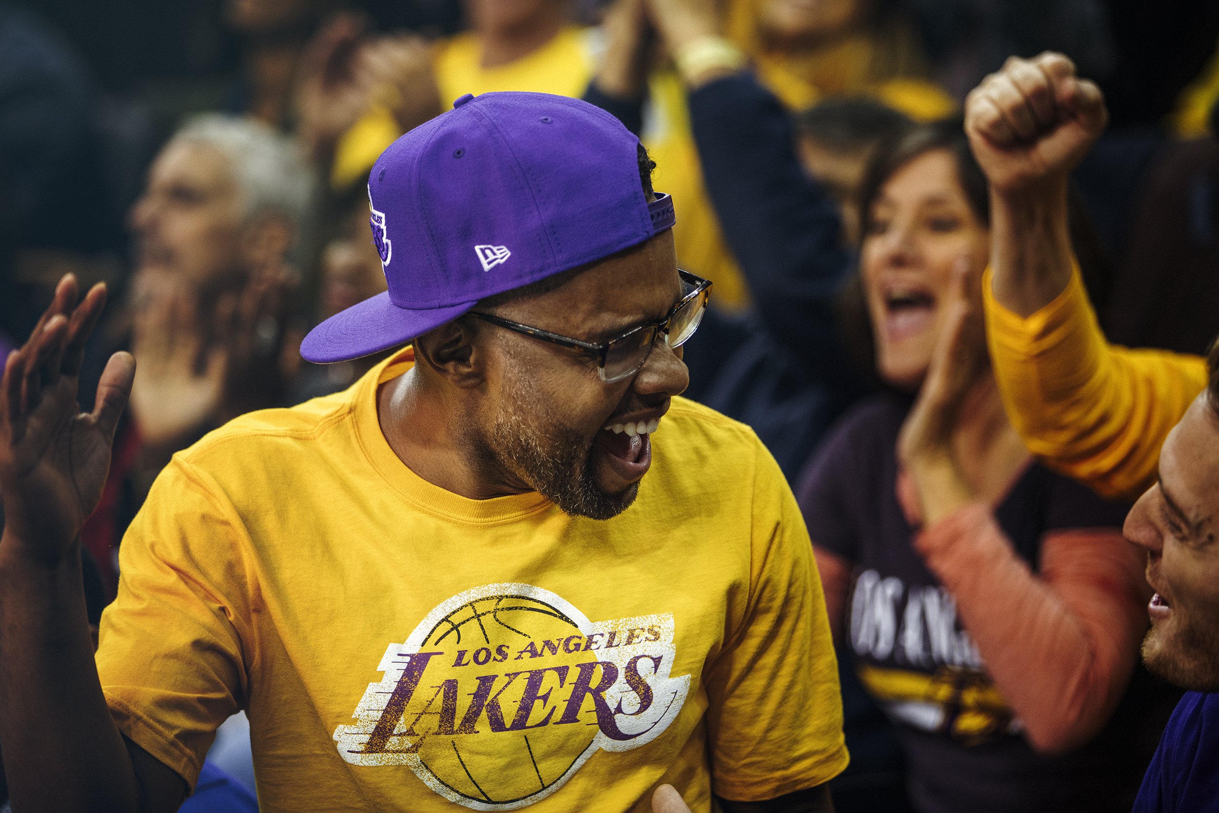 weiss_Lakers_Fans_02_091 copy.jpg