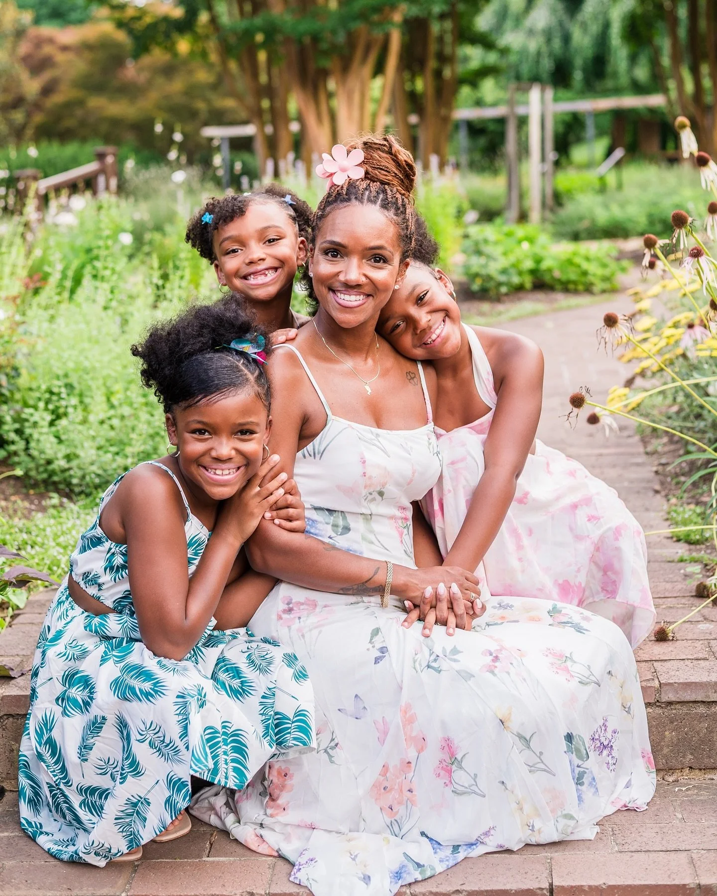 Just a momma &amp; her little ladies making sweet memories on a summer evening💖

Let&rsquo;s freeze these kinds of moments for you too before summer ends&hellip; reach out to book your family sesssion! 

#dmvfamilyphotographer #dmvfamily #dmvfamilyp