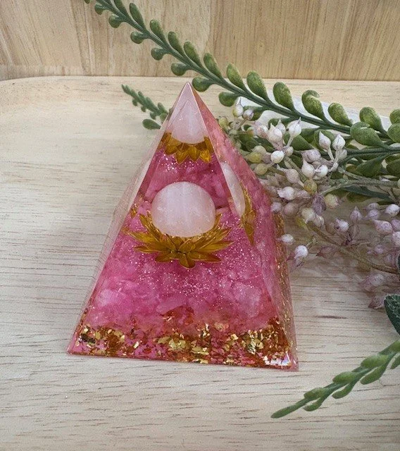 Rose Quartz w Lotus Flower Organite Pyramid