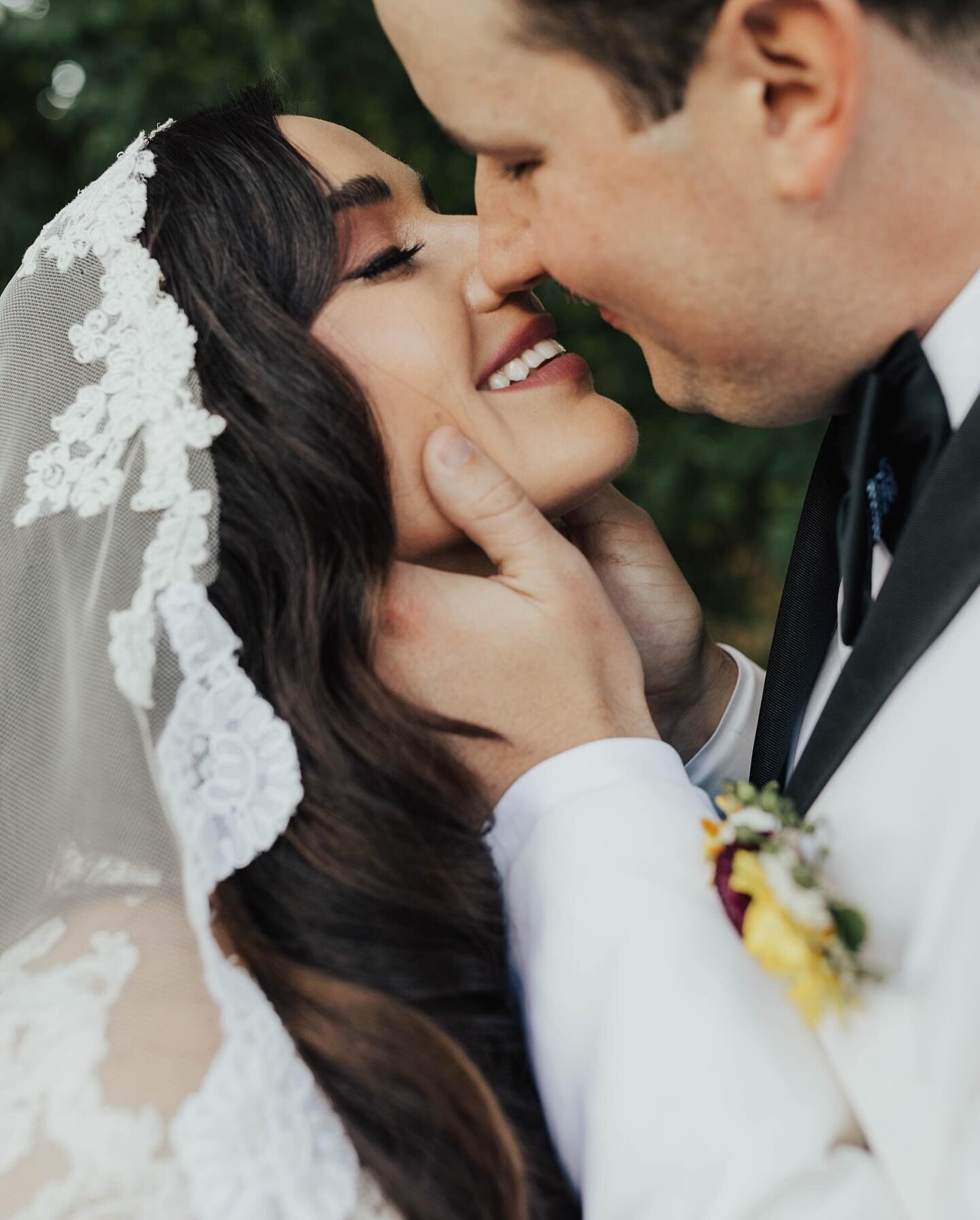 Like wildflowers, Shaylah and Patrick&rsquo;s love only continues to grow. They got married on a farm in Colorado with their closest friends (sweetie boys), family and danced the night away. This day was so beautiful from the hand picked flowers in h