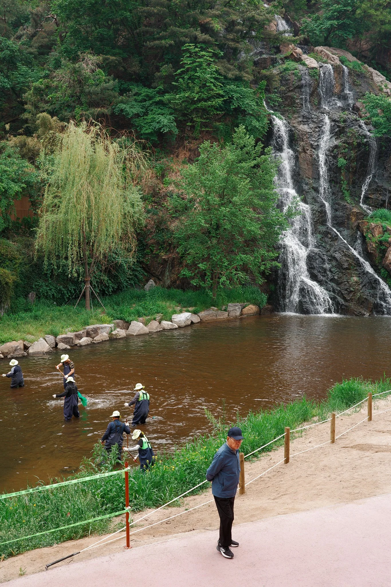 R0001210-2.jpg