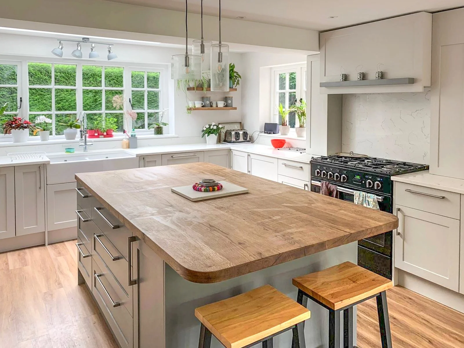 KITCHEN1.jpg