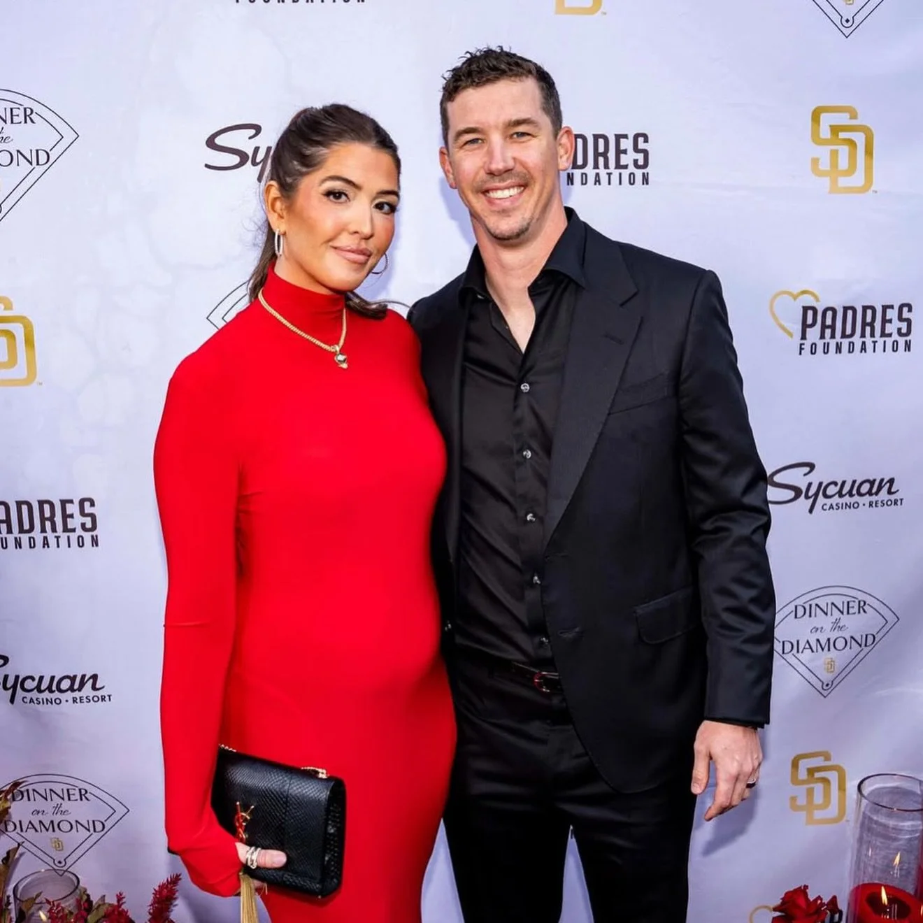 Still not over this glam ❤️&zwj;🔥✨

Had the privilege of glamming @mckenziebuehler for the San Diego Padres Foundation Dinner on the Diamond and I&rsquo;m obsessed with how this look came together 🤍 

Soft bronzed skin, glowy makeup, a neutral eye,