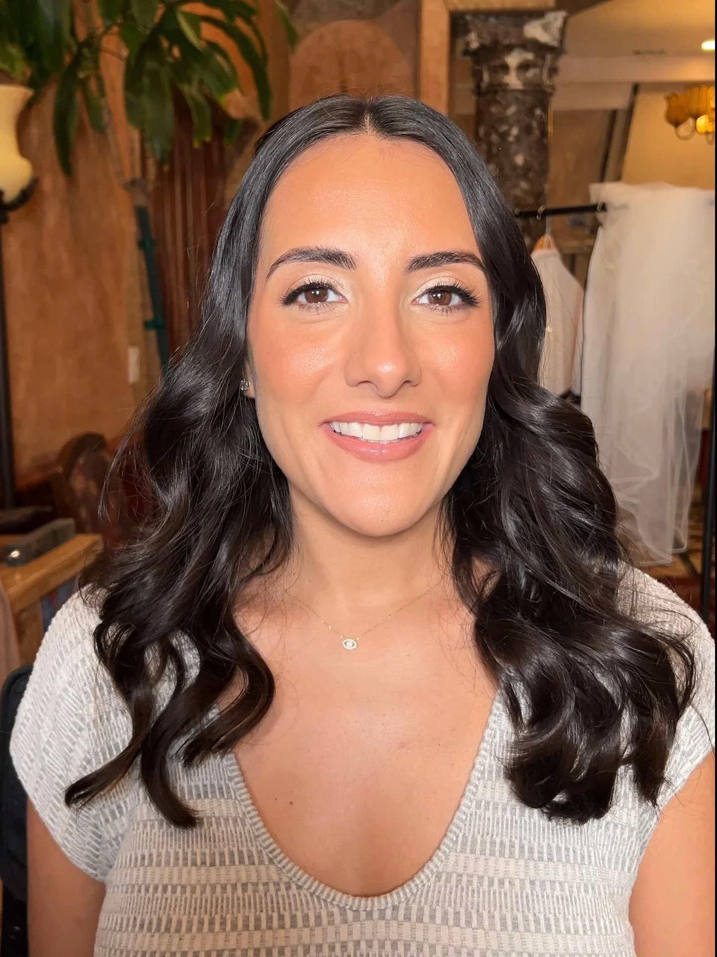 I&rsquo;m obsessed with how this glam came together 🤩

This is the level of makeup I aim for when clients tell me they want to feel like themselves! Soft, polished, and glowy without feeling like too much. Comfortable in real life, but still beautif