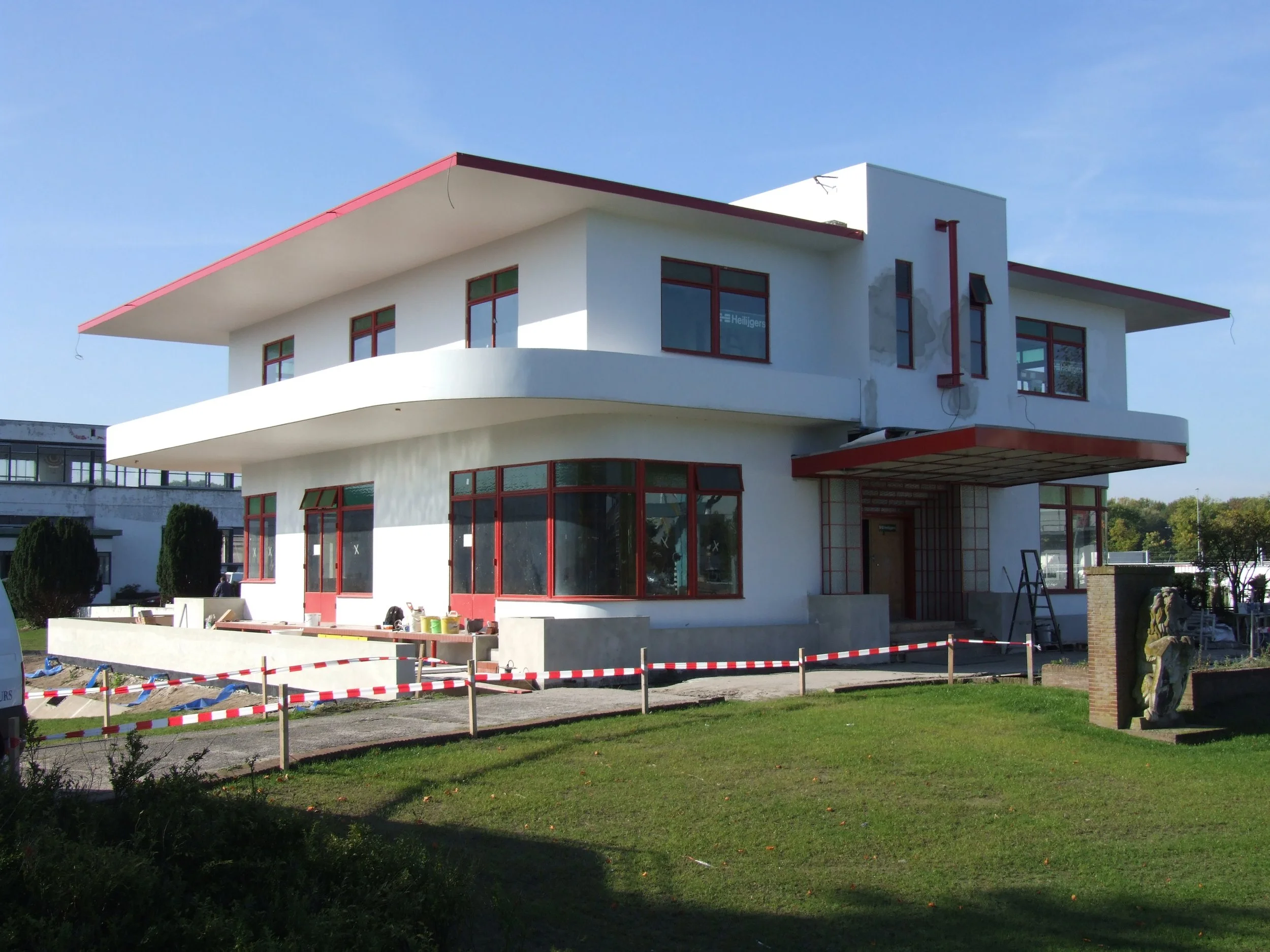 121000 Villa Jongerius Heilijgers plaatsen sluitwerk.14.JPG