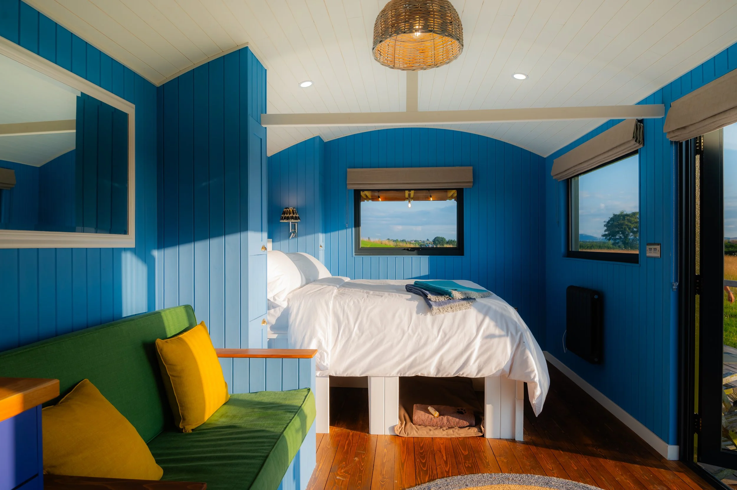 Wagtail Retreat | Luxury Cabin Stays in Worcestershire