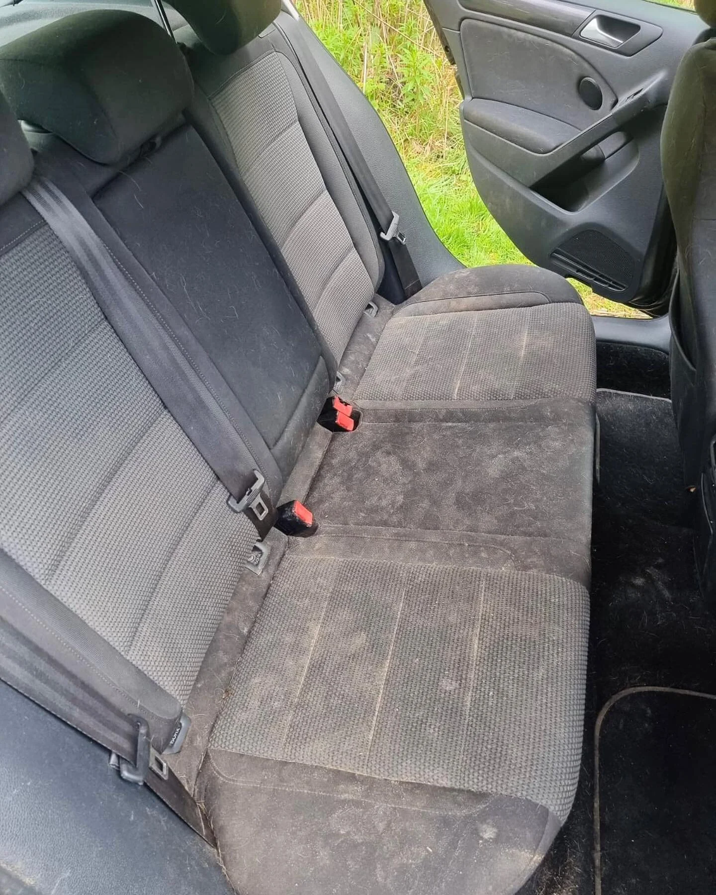&bull;UPHOLSTERY DEEP CLEAN&bull;
An Inter-Valet for this VW Golf. Interior work is intricate and delicate, we got this wee car looking too notch again. 

Pet hair removal and upholstery deep clean were two extras for this valet, getting rid of the d