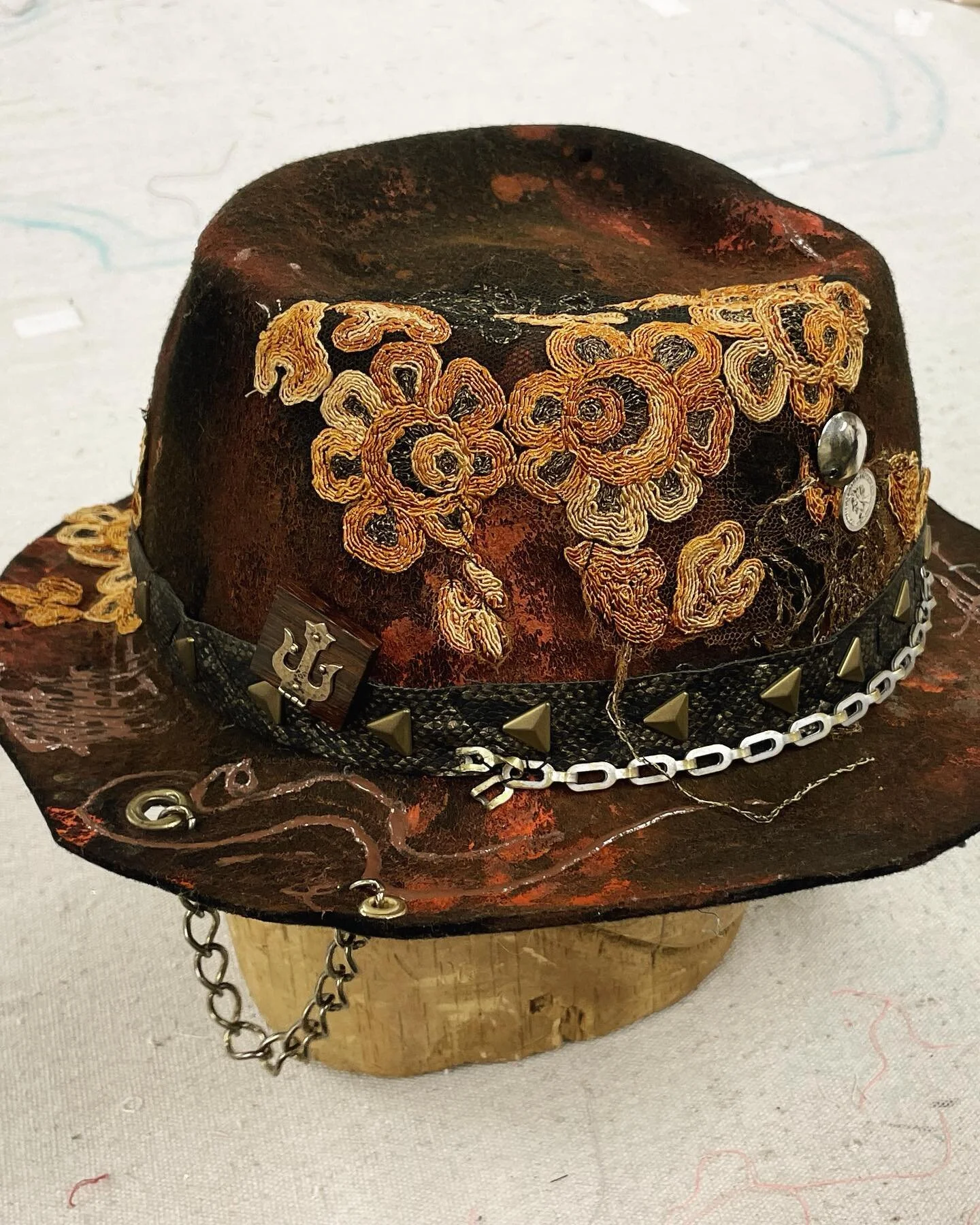 Hats! For Peter &amp; the Starcatcher @untdancetheatre

╭┈◦&bull;◦❥&bull;◦

#costume#costumedesign#theatrecostume#peterandthestarcatcher#stitching#sewing#crafting#