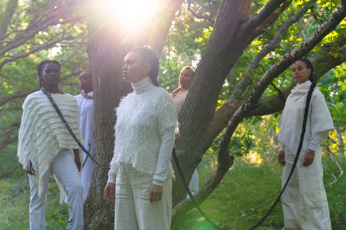 We’re Magic. We’re Real. #3 From Sunset to Sunrise. Performers: Julienne Doko, Trine Drechsler, Jeannette Ehlers, Wanjiku Victoria Seest, Mai Takawira.
Photo by Christian Brems.