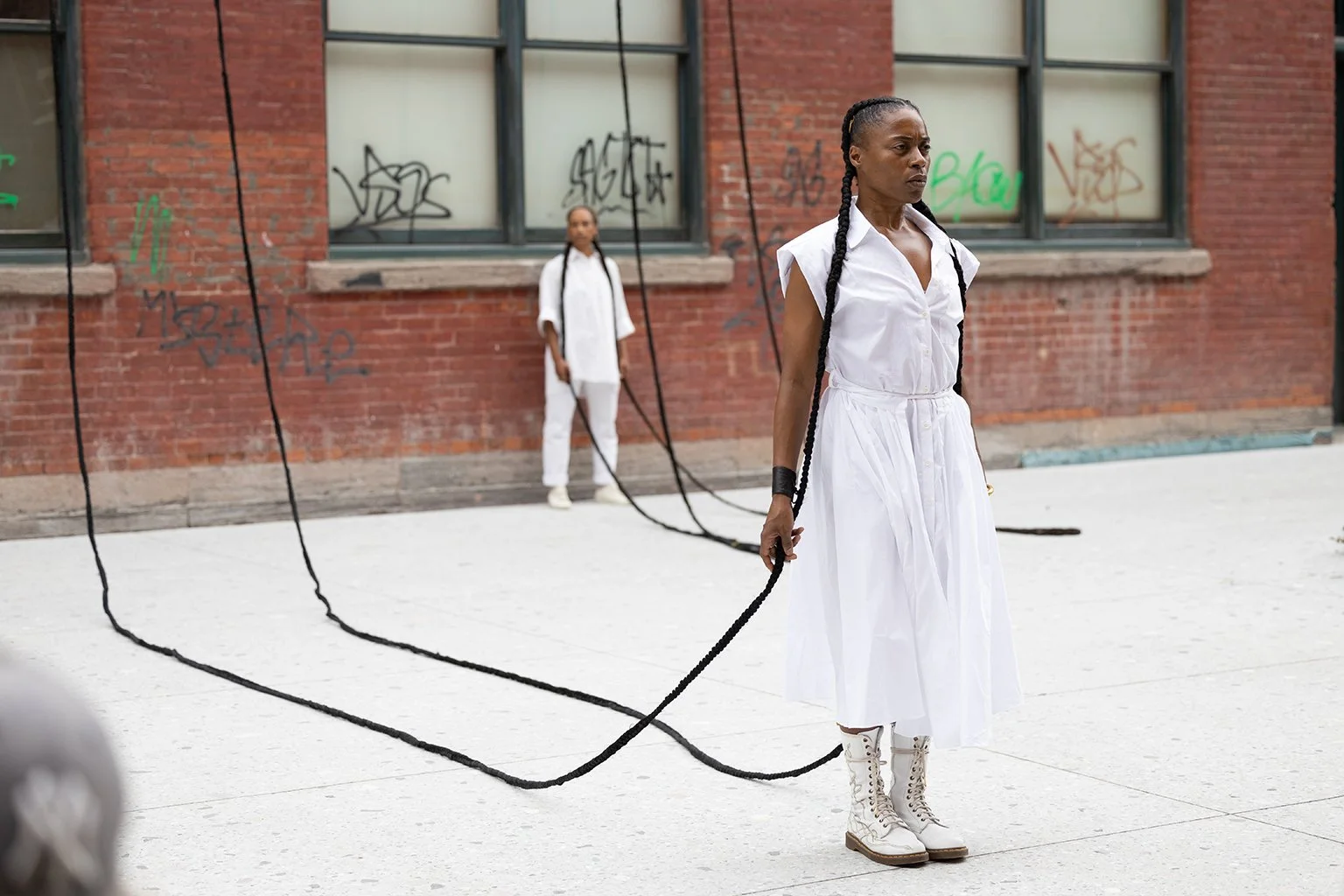 042-momenta-biennale-jeannette-ehlers-performance.jpg