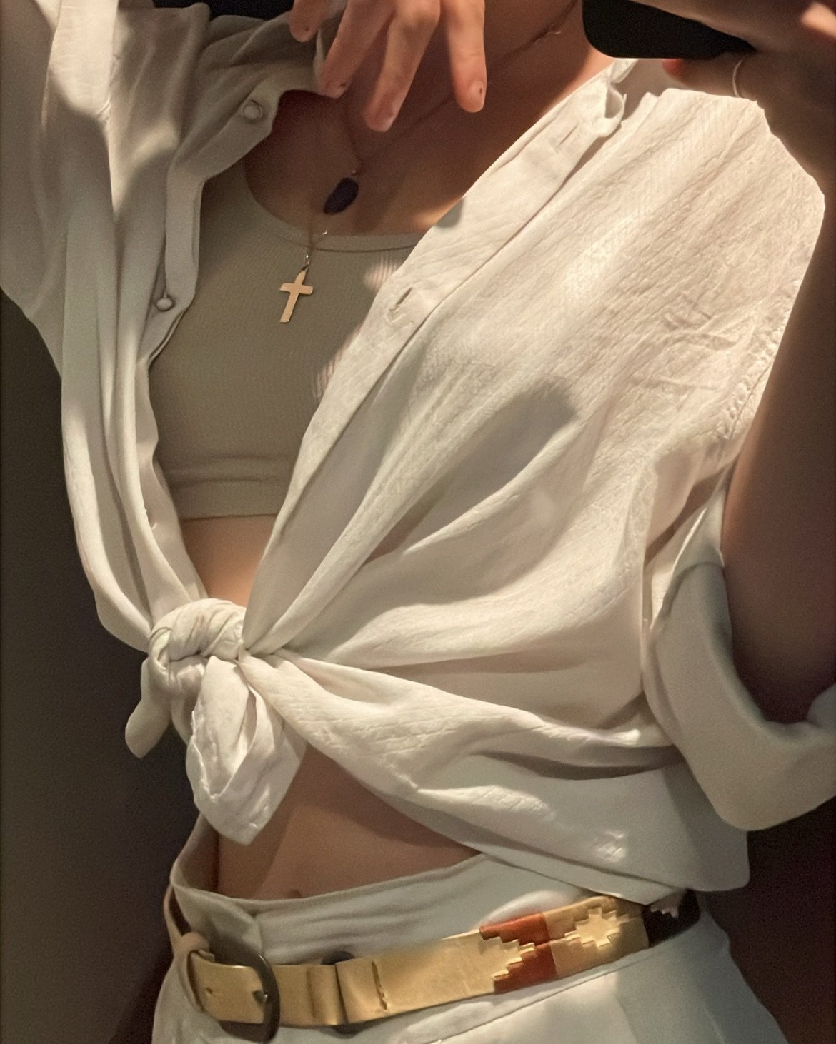 L&rsquo;inizio dell&rsquo;estate non ha pretese; noi si, sempre.
Aspettative, ansie, apnee e controllo mentre guardiamo storti chiedendoci del futuro. E quante volte ci &egrave; stato detto proprio di non avere aspettative, ansie, apnee e controllo?
