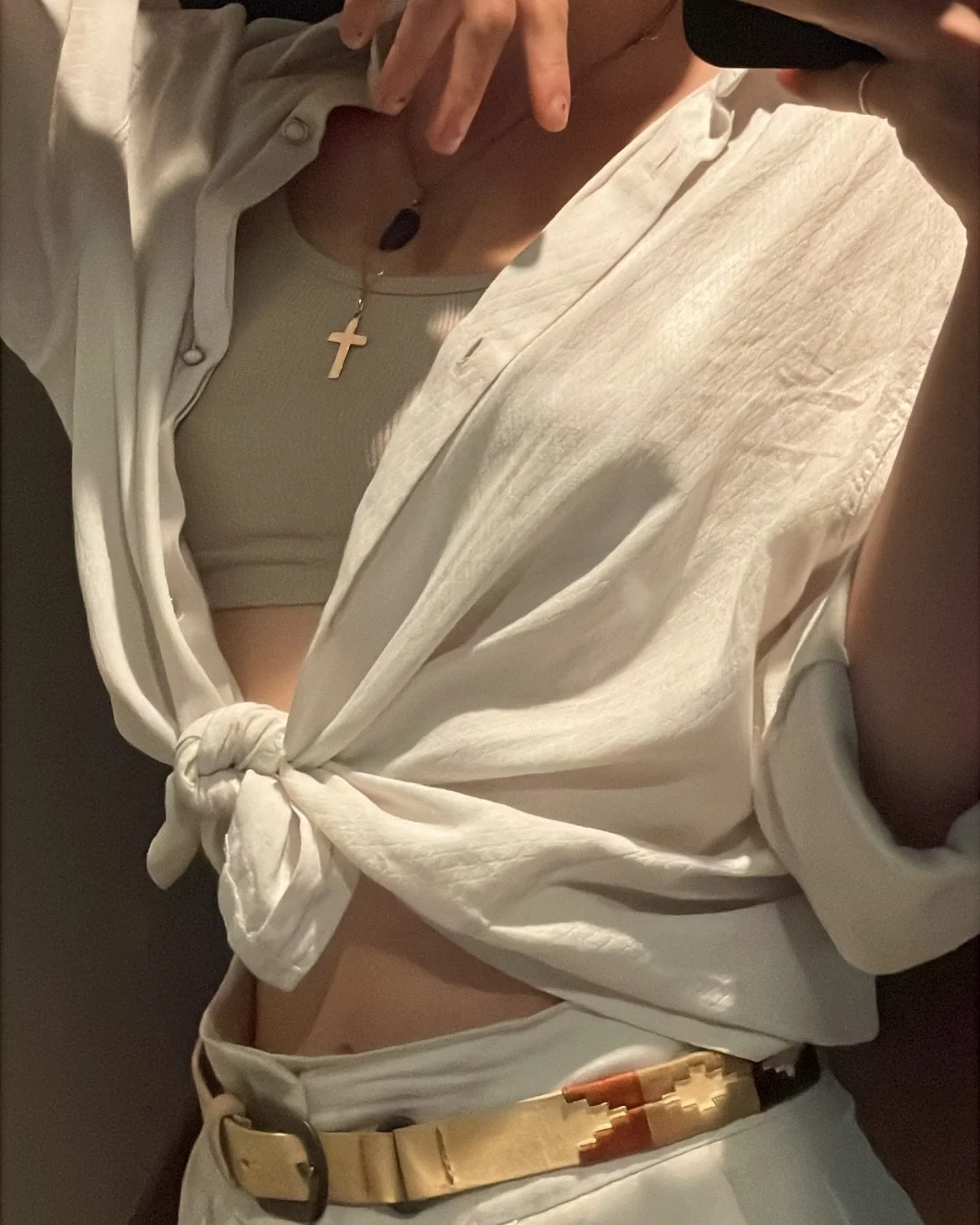 L&rsquo;inizio dell&rsquo;estate non ha pretese; noi si, sempre.
Aspettative, ansie, apnee e controllo mentre guardiamo storti chiedendoci del futuro. E quante volte ci &egrave; stato detto proprio di non avere aspettative, ansie, apnee e controllo?
