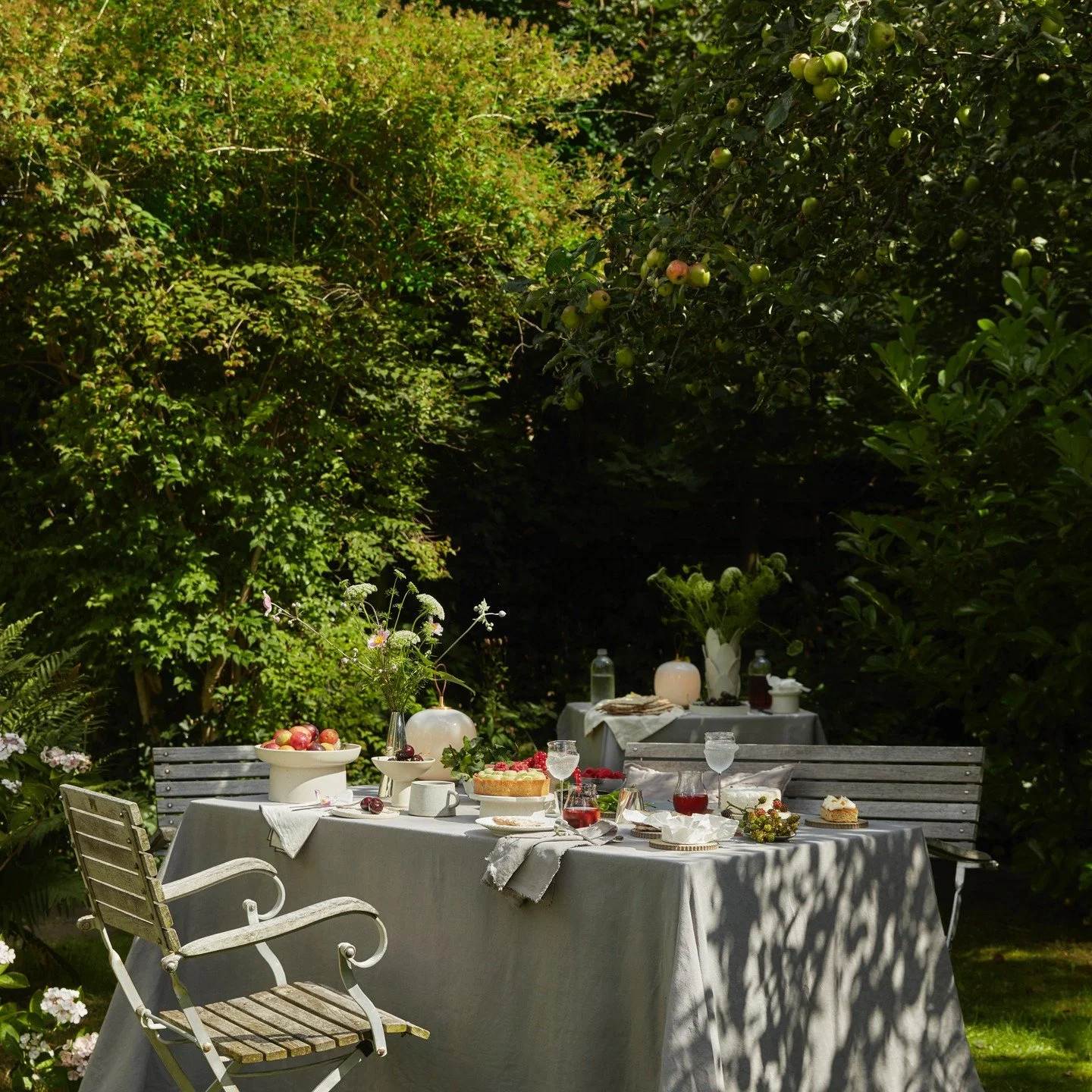 Happy to help setting the late summer table @moniquefaber for @voguemagazine Photo @birgittawolfgang