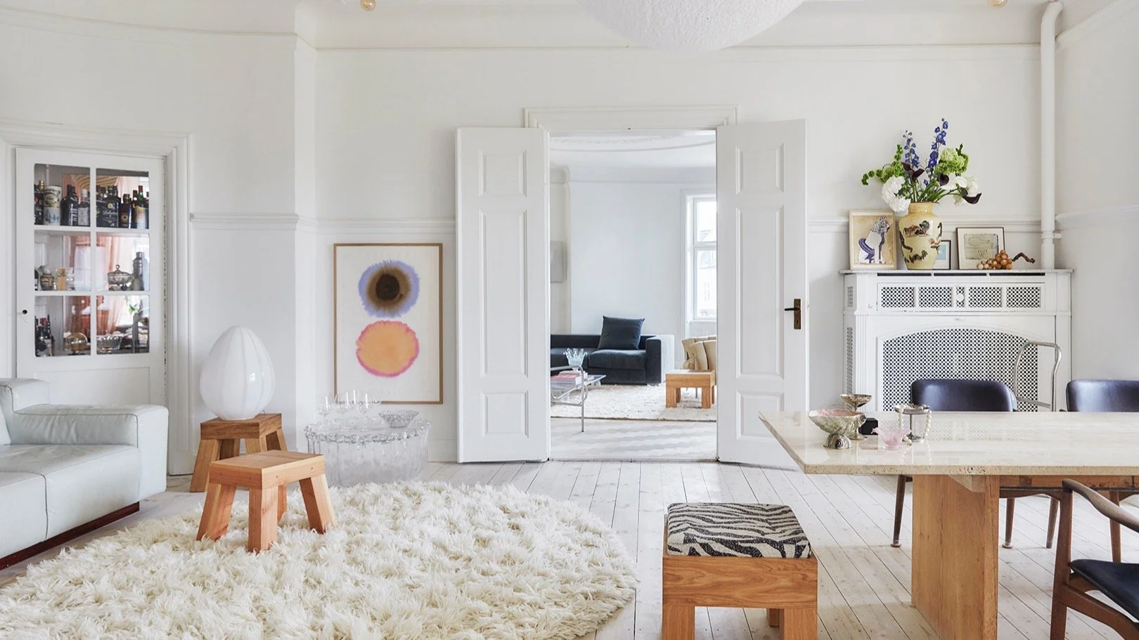 In the personal og beautiful home of @p_a_r_k_i_n_s &amp; @skovgaardphilip for @eurowomandk Photo @birgittawolfgang Tekst @urbanspotting Styling @rhubarbstudio