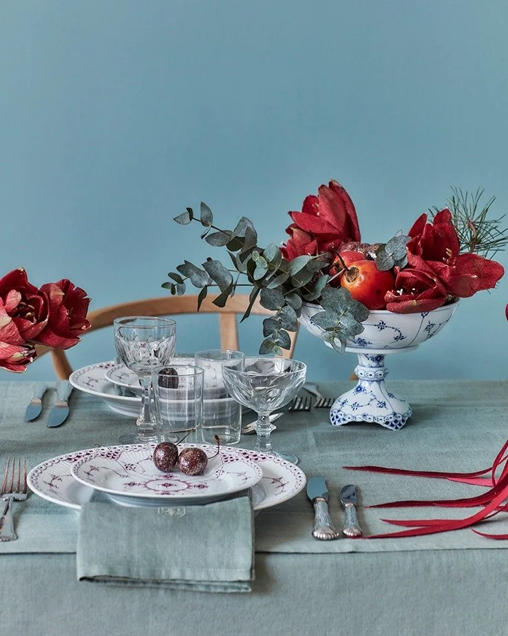 "Traditonen Tro" Bo Bedre Julebog 2025

Photo @birgittawolfgang 
Tekst @urbanspotting 
Client @bobedredk 

#christmasdecorating #craftsmanship #theskillsofhands ##tablesetting craftsmanship #dıy #christamsstyling #christmasdecoratin #classi