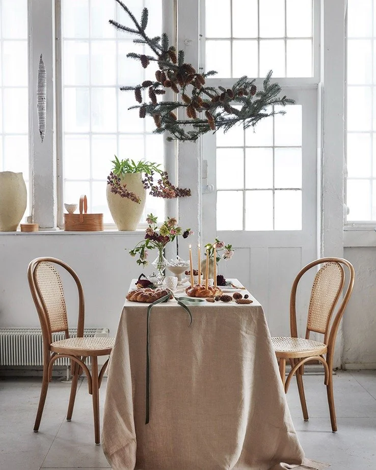 "Naturens Juelmagi" Bo Bedre Julebog 2025

Photo @birgittawolfgang 
Tekst @urbanspotting 
@bobedredk 

#christmasdecorating #craftsmanship #theskillsofhands #craftsmanship #dıy #christamstree #christmasdecoratin #christmasmorning