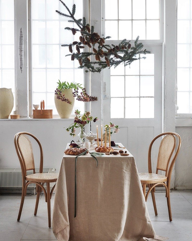 "Naturens Juelmagi" Bo Bedre Julebog 2025

Photo @birgittawolfgang 
Tekst @urbanspotting 
@bobedredk 

#christmasdecorating #craftsmanship #theskillsofhands #craftsmanship #dıy #christamstree #christmasdecoratin #christmasmorning