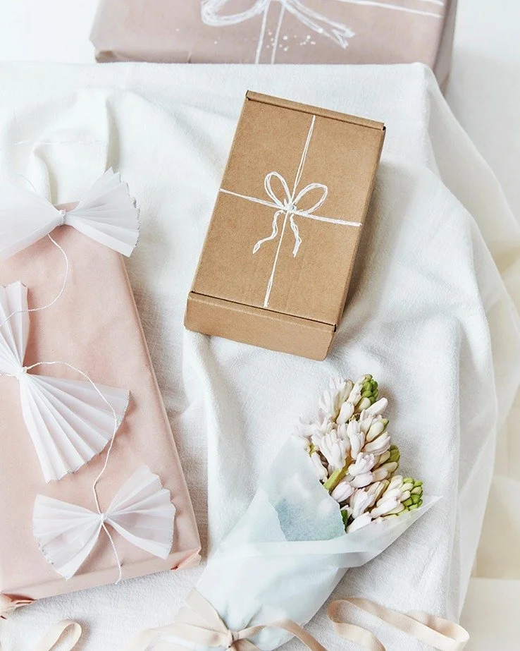 As a child, I spent hours looking through Bo Bedres Julebog, loving the ideas and making them myself. This year, I got to create it together with Birgitta Wolfgang for Bo Bedres Julebog 2025&mdash;one of four themes.
Photo @birgittawolfgang 
Tekst @u