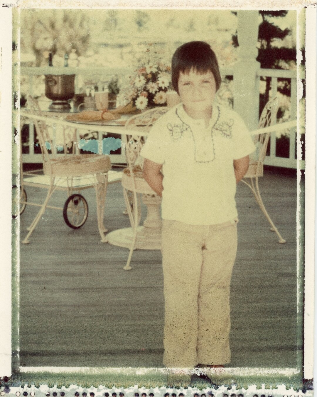 I guess this is me practicing to be a greeter at a destination resort. Polaroid 669 Transfer on Watercolor paper 

#polaroid #polaroidi2 #instantphotography #instantfilm #polaroidtransfer #filmphotography #polaroidphoto #mypolaroidperspective #analog