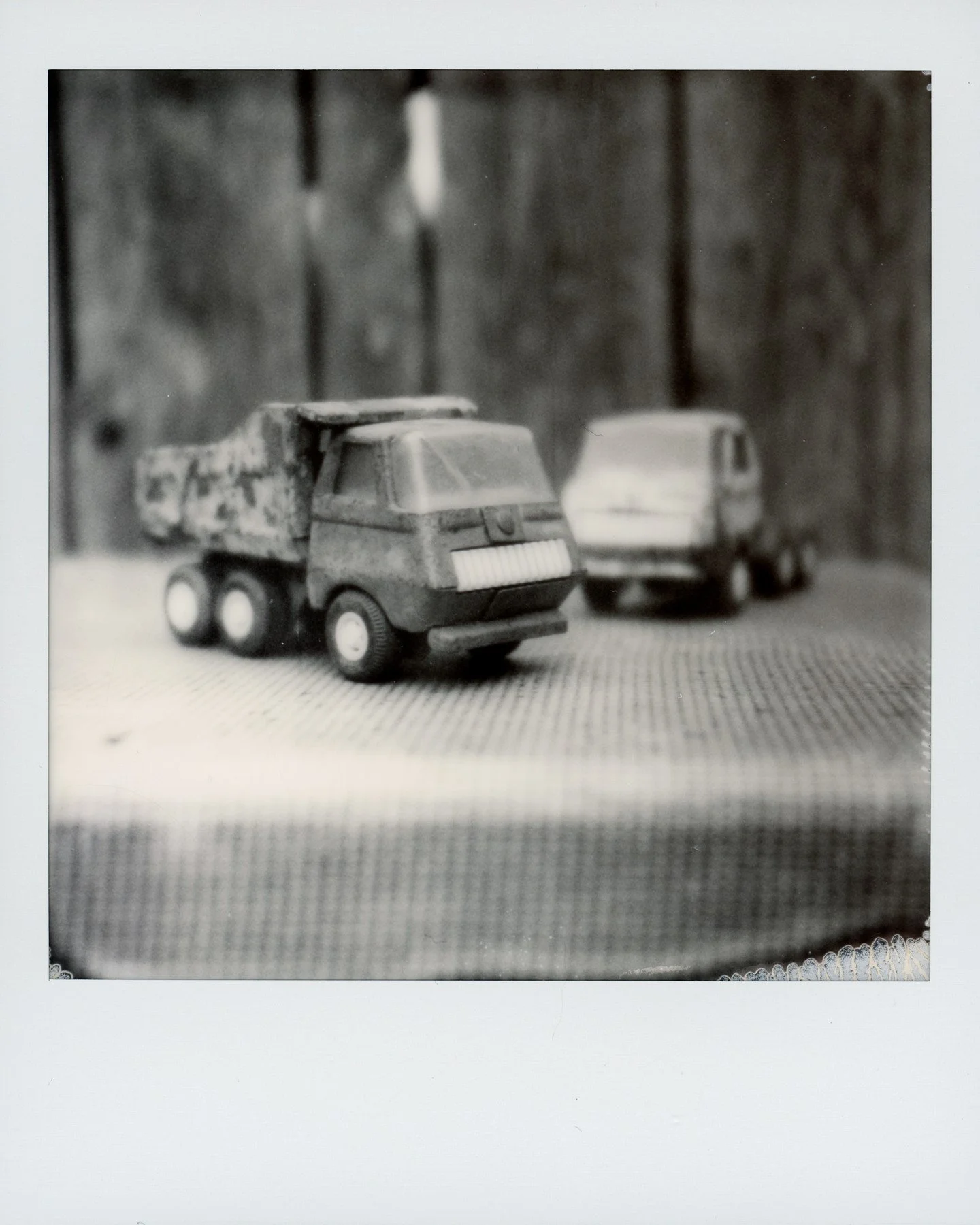 Recently I had a problem with focus on the new SLR670. It&rsquo;s a simple old school split viewfinder system. Just line up the 2 marks and you are good. I am thinking that maybe the magnifying viewfinder wasn&rsquo;t seated right?  Here&rsquo;s a li