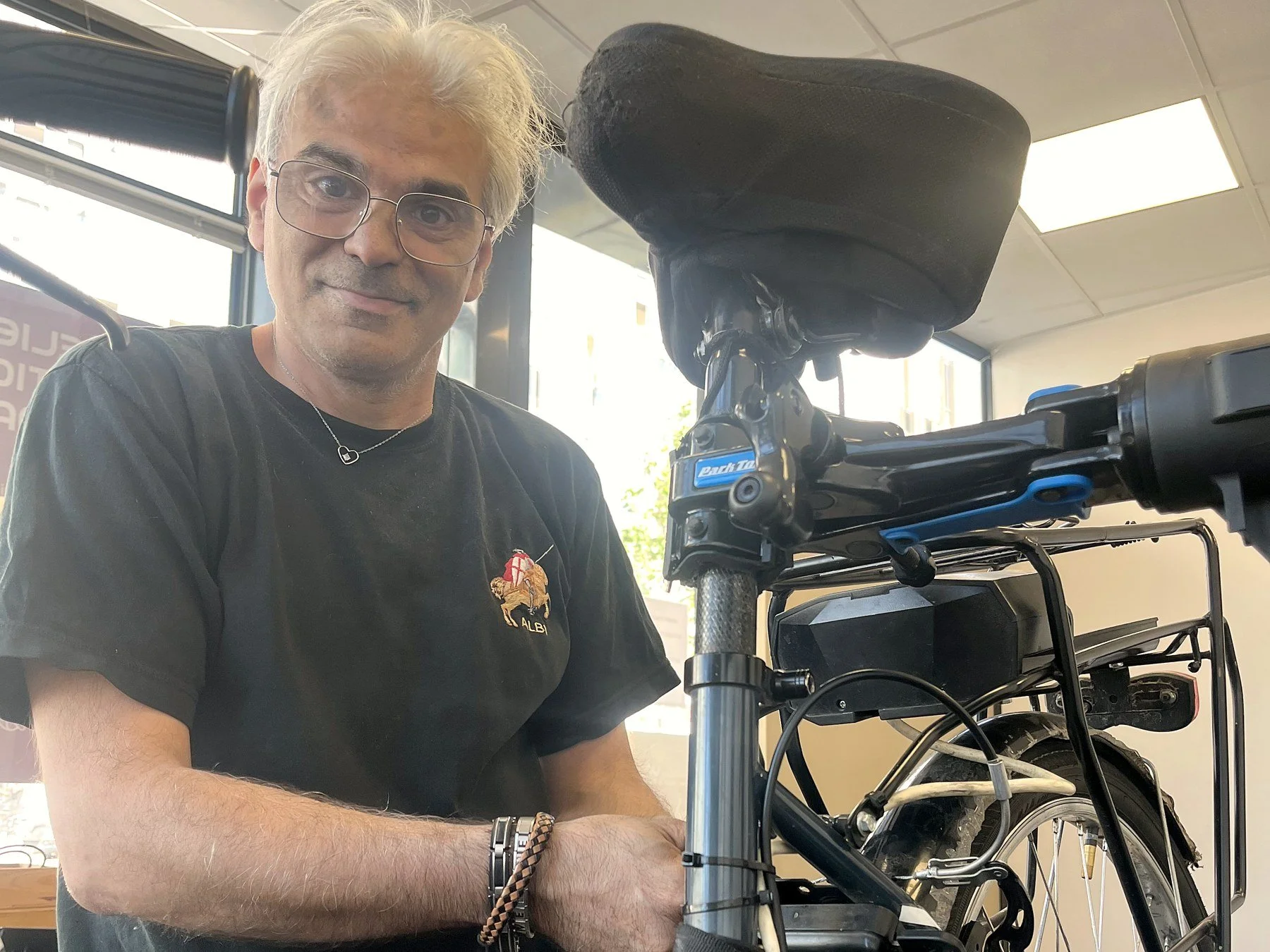 ESAT Berthier × Electribe : l’atelier vélo solidaire du 17ᵉ