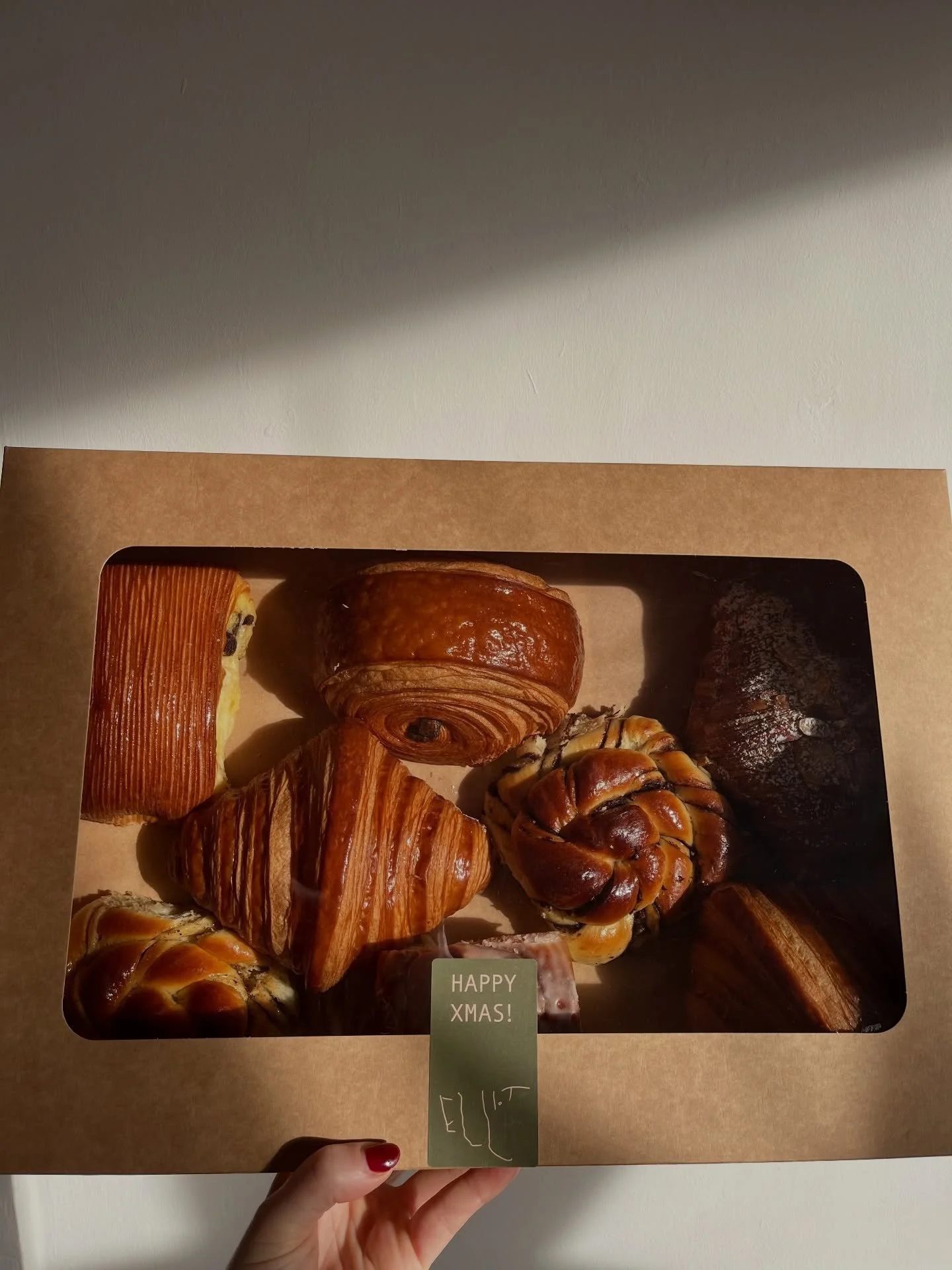 ✨ Selection box ✨

A few of our favourites boxed up and ready to gift or enjoy all to yourself!

We&rsquo;ll have a limited amount of our selection boxes available in both locations on the 23rd and 24th. 

They will also be available from tomorrow to