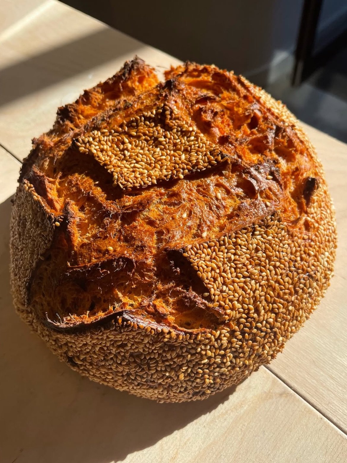 Bread baker.

Our team is growing and we are looking for a bread baker to join us.

Some experience required as well as a passion, curiosity and enthusiasm for all things bread and fermentation. 

Get in touch ✉️ jobs@elliots.ie