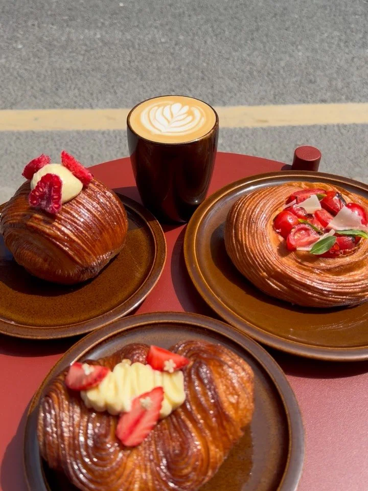 🍅 JUNE SPECIALS 🍓

- RASPBERRY + FIG LEAF.
Cross laminated croissant filled with whipped fig leaf ganache, toasted coconut + Irish raspberry jam. 

- STRAWBERRY + ELDERFLOWER.
Buttery, laminated brioche filled with whipped elderflower cream and roa