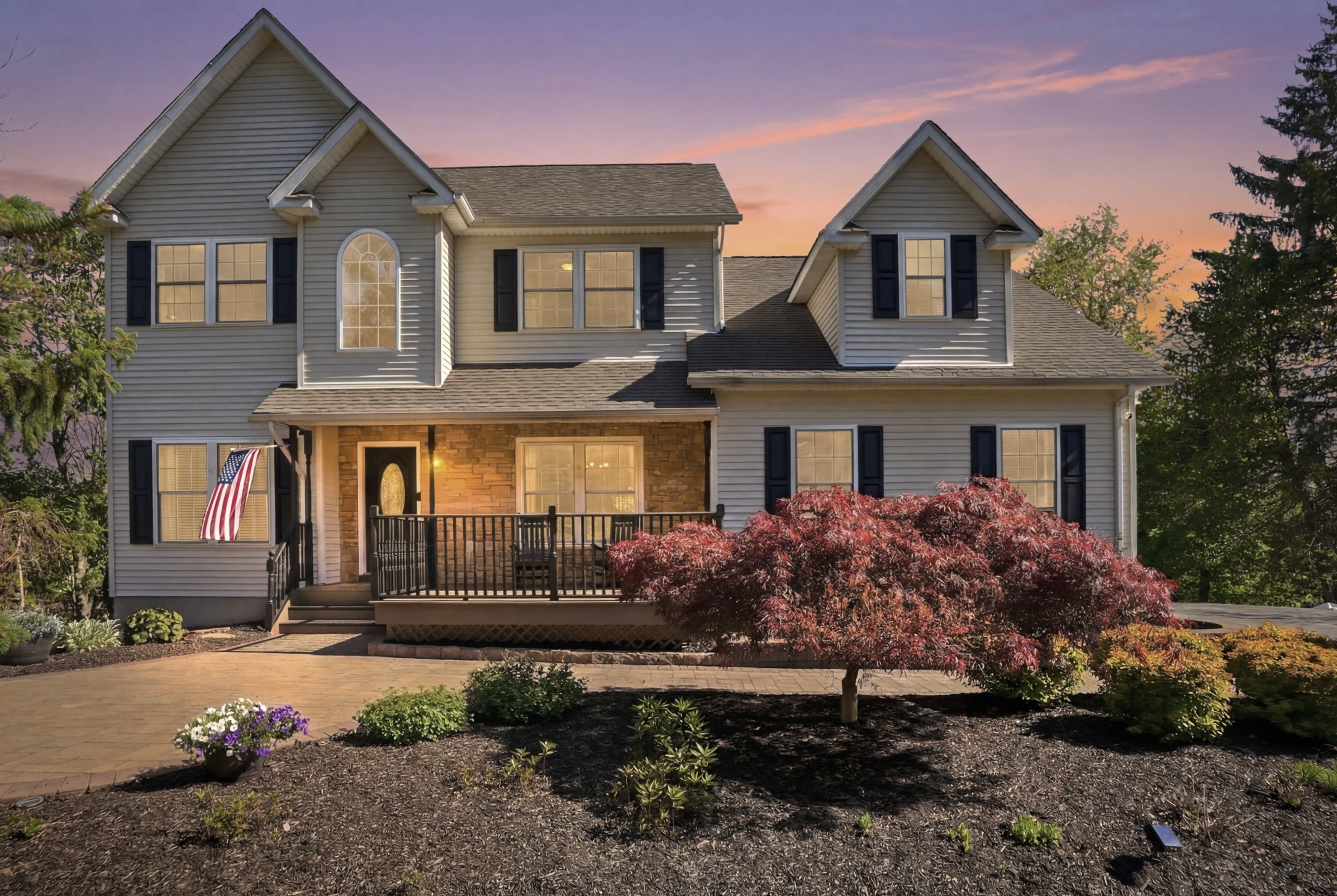 WARWICK, JUST LISTED