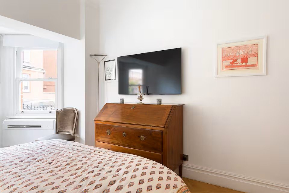 Devereux Cadogan8.jpg