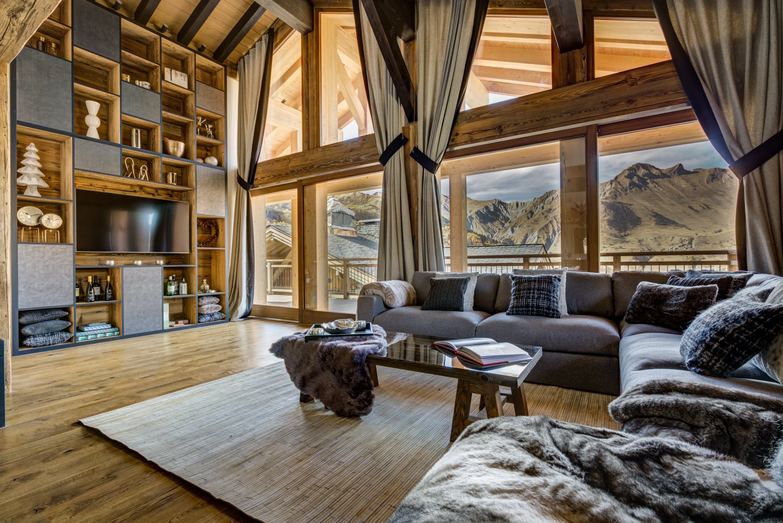 Living area - Daytime 2.jpg