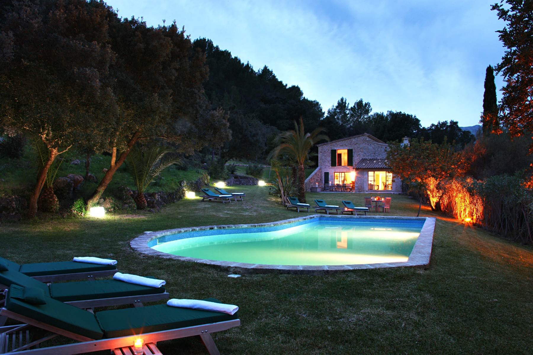 WHALLEY Can Perot - NS E 01 sml.jpg