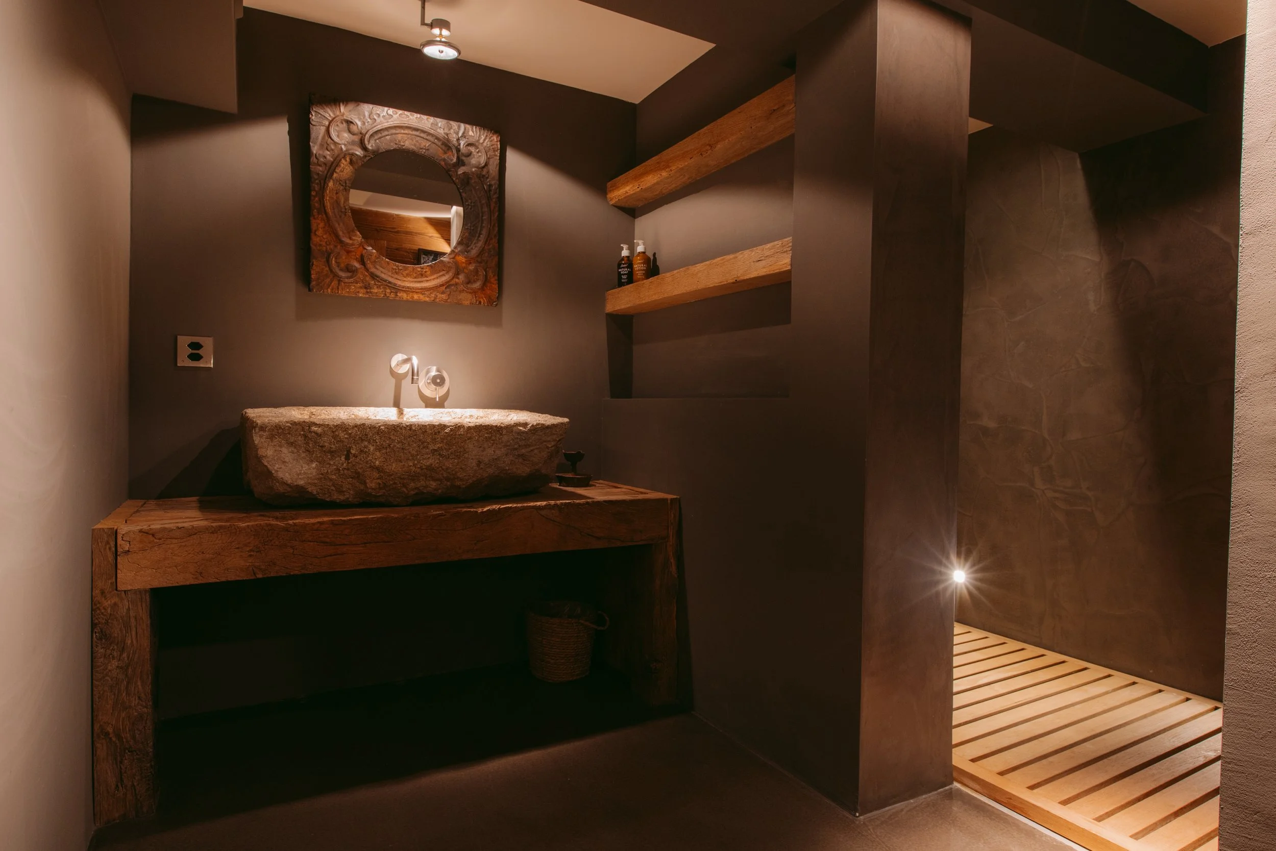 SA_Chalet 1936_Guest Room 07_Twin Ensuite B.jpg