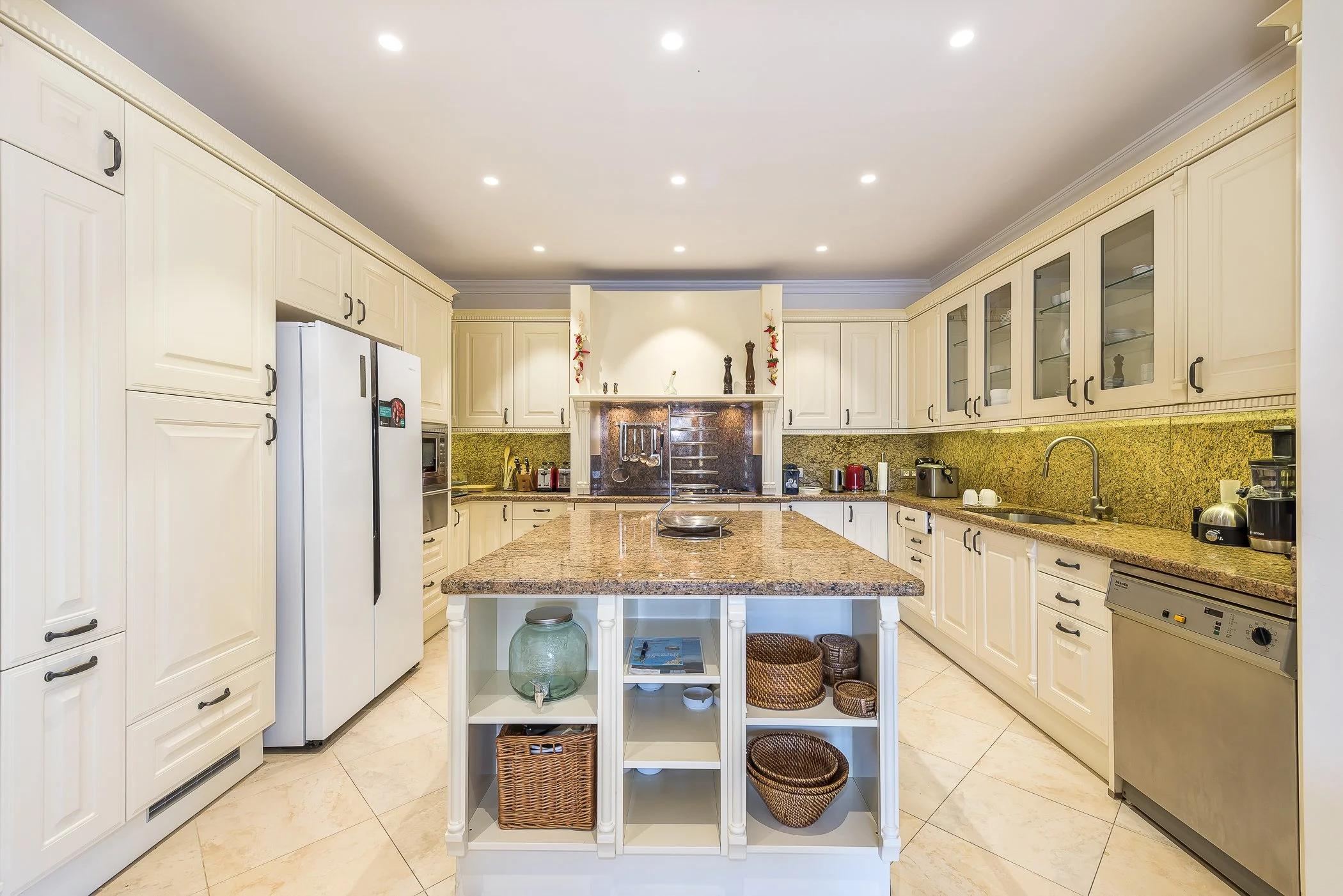 Yellow Castle Mallorca (17).jpg