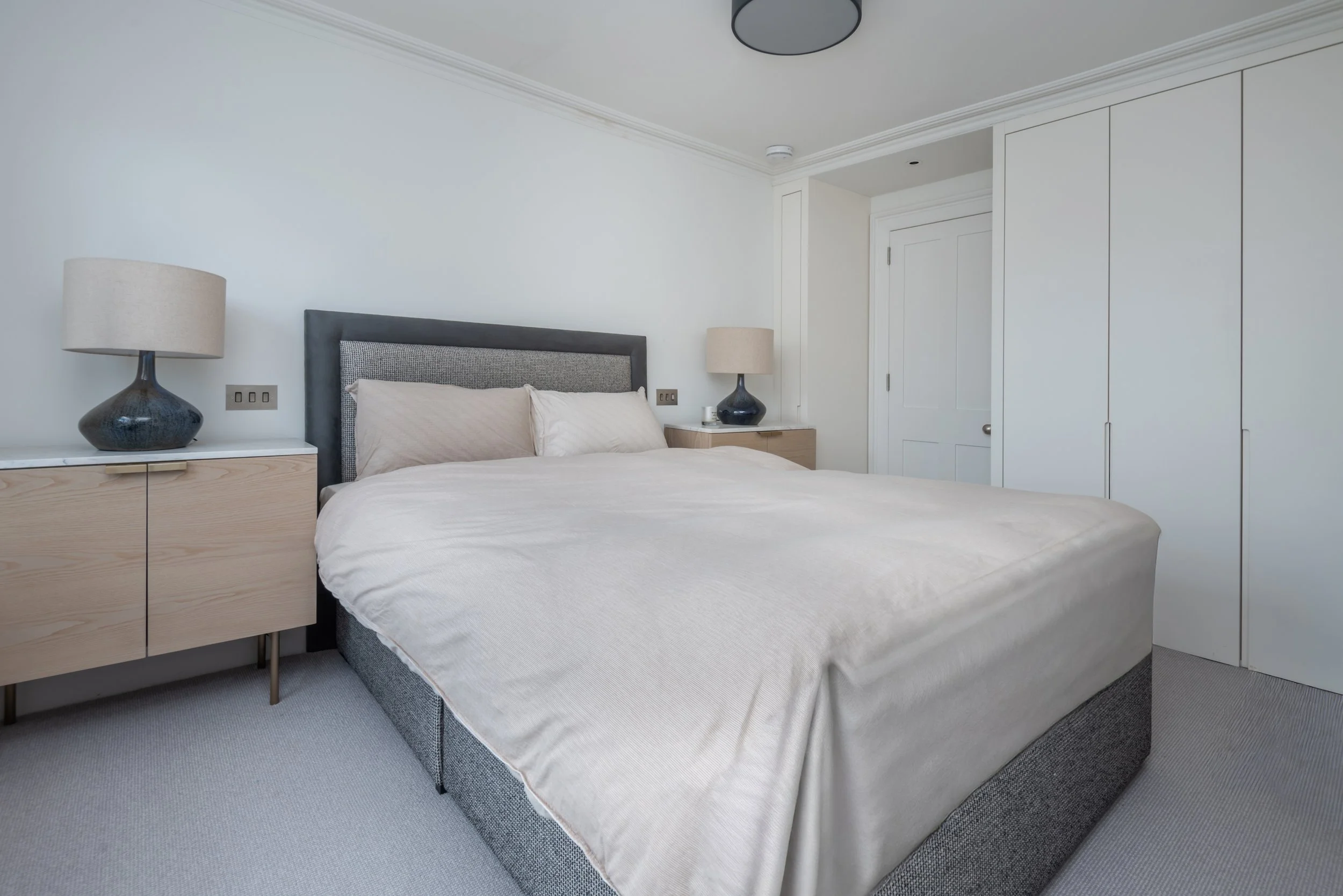 24-122B_Ebury_St_SW1W.jpg
