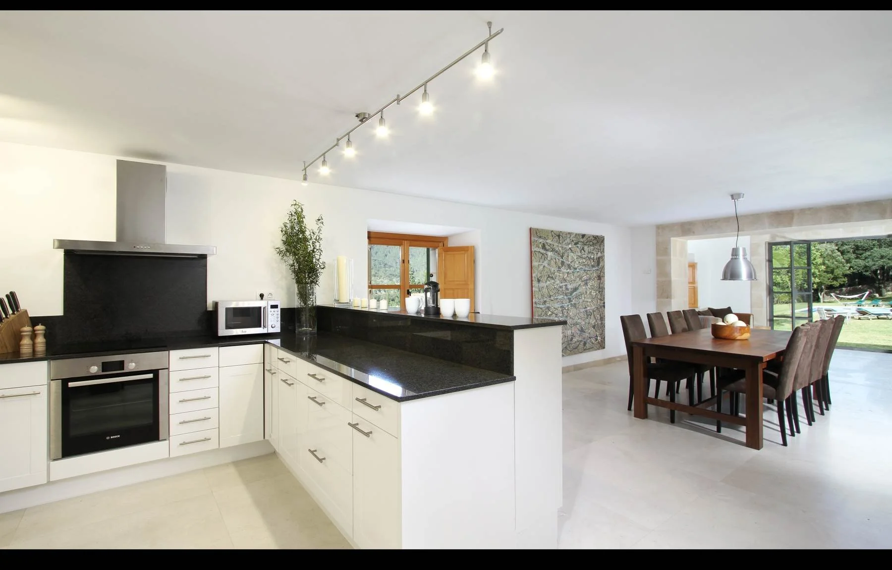 WHALLEY Can Perot - K + DR 01 sml.jpg