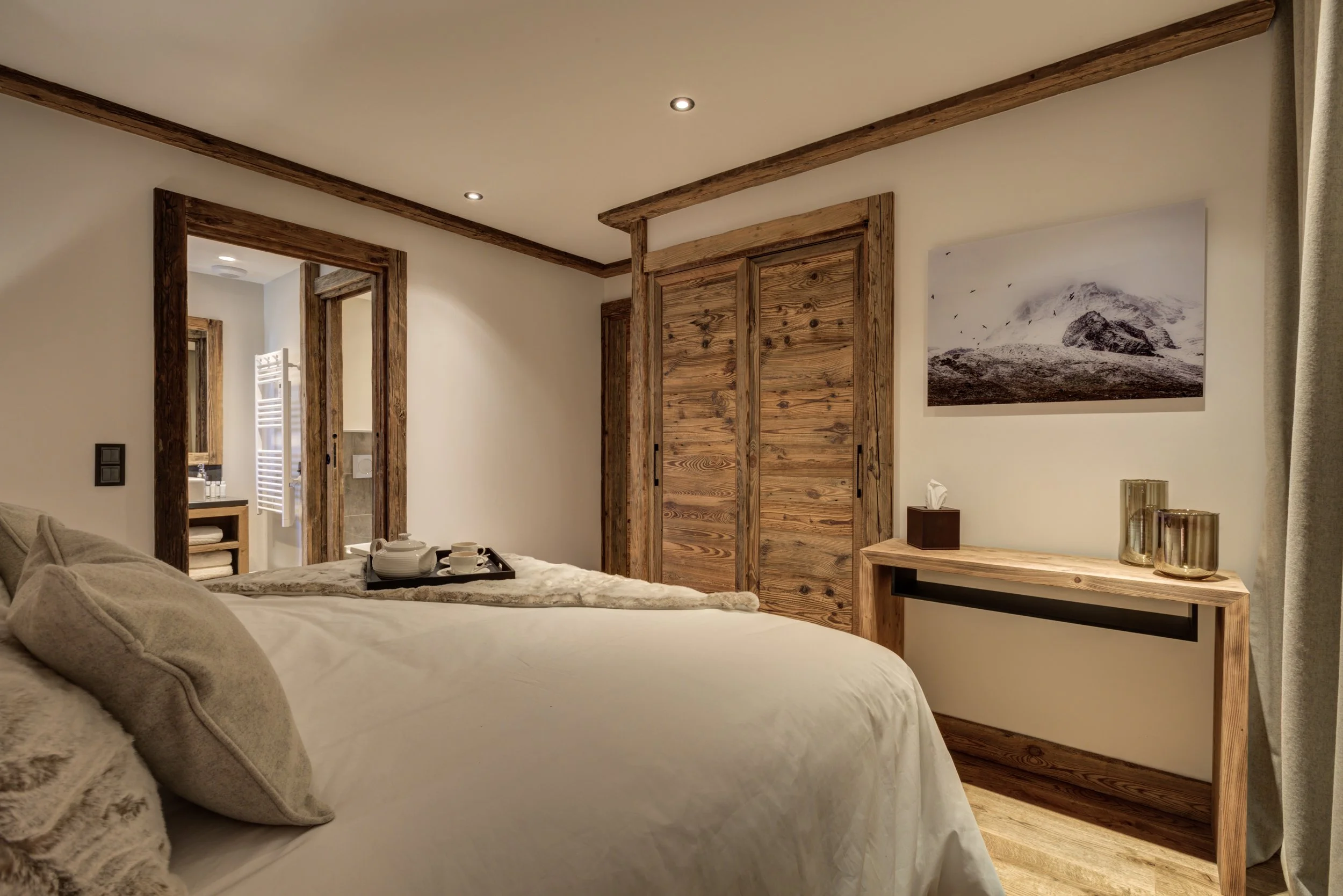 Bedroom 4 - Superking with bathroom.jpg