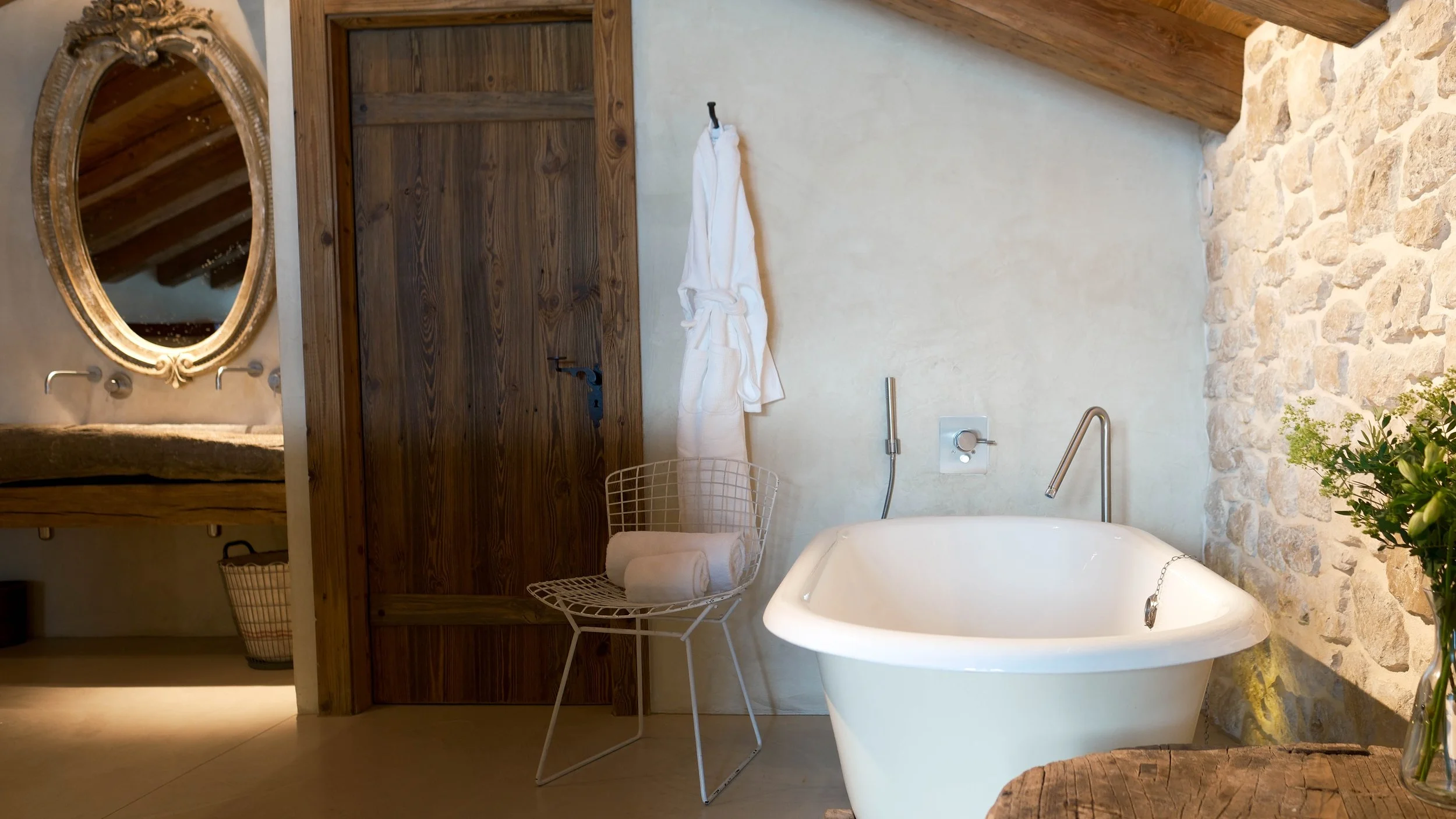 SA_Chalet 1936_Guest Room 01 Master Ensuite A.jpg