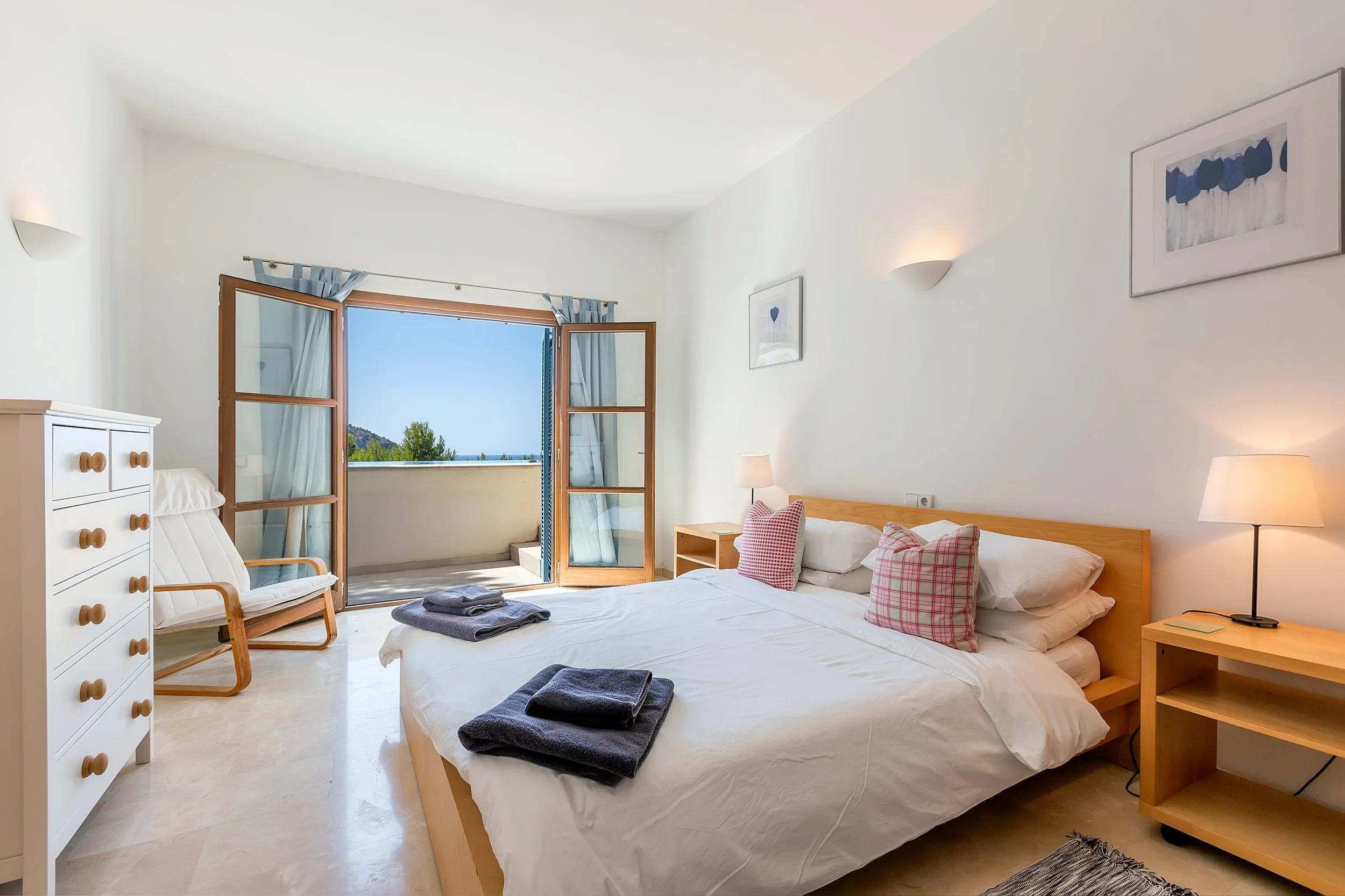 Kay - Gardenia 17-6813.jpg