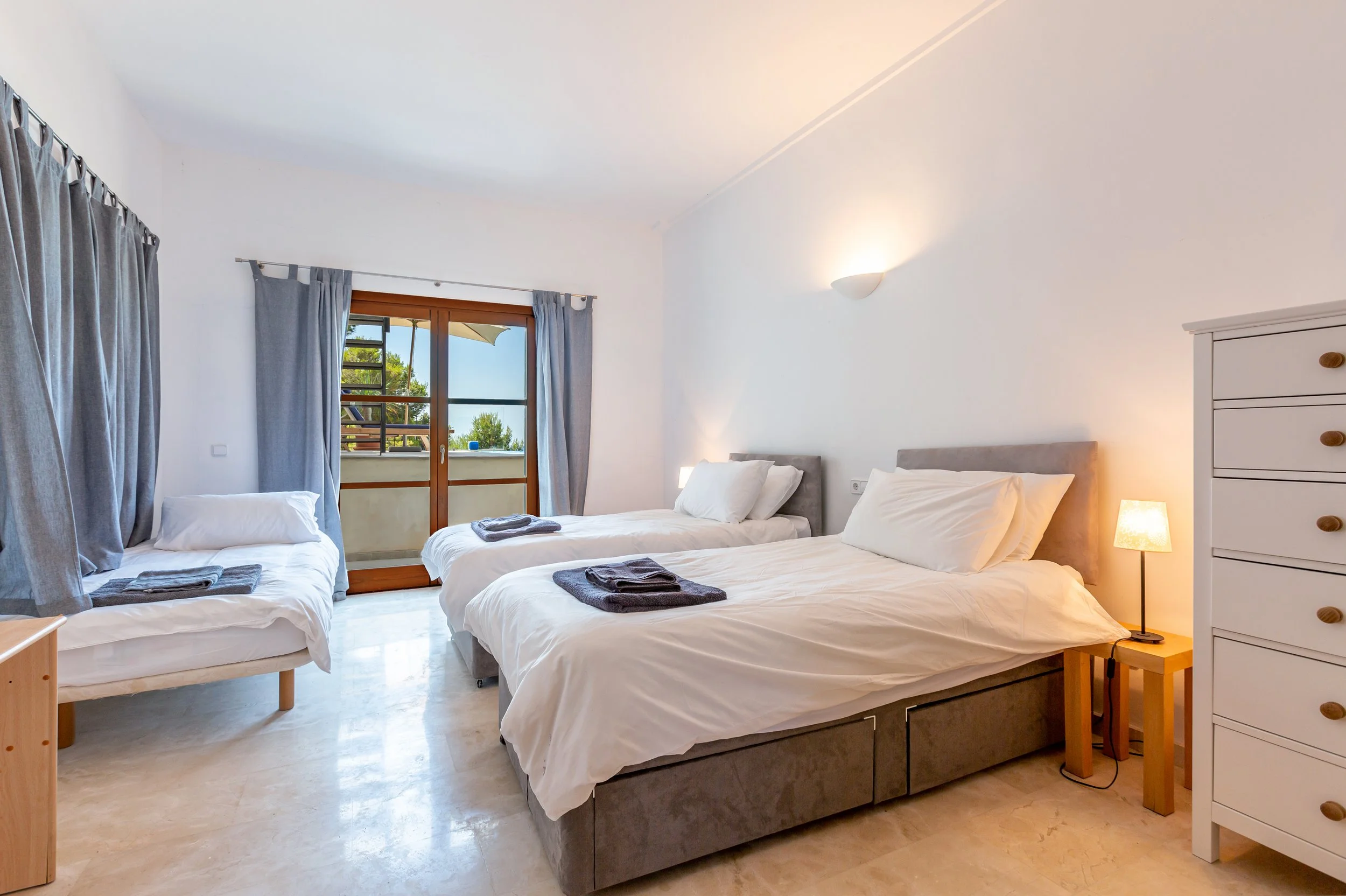 Kay - Gardenia 17-6855.jpg