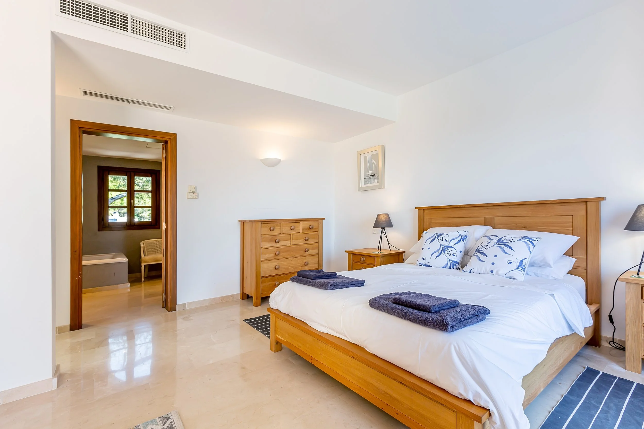 Kay - Gardenia 17-6535.jpg